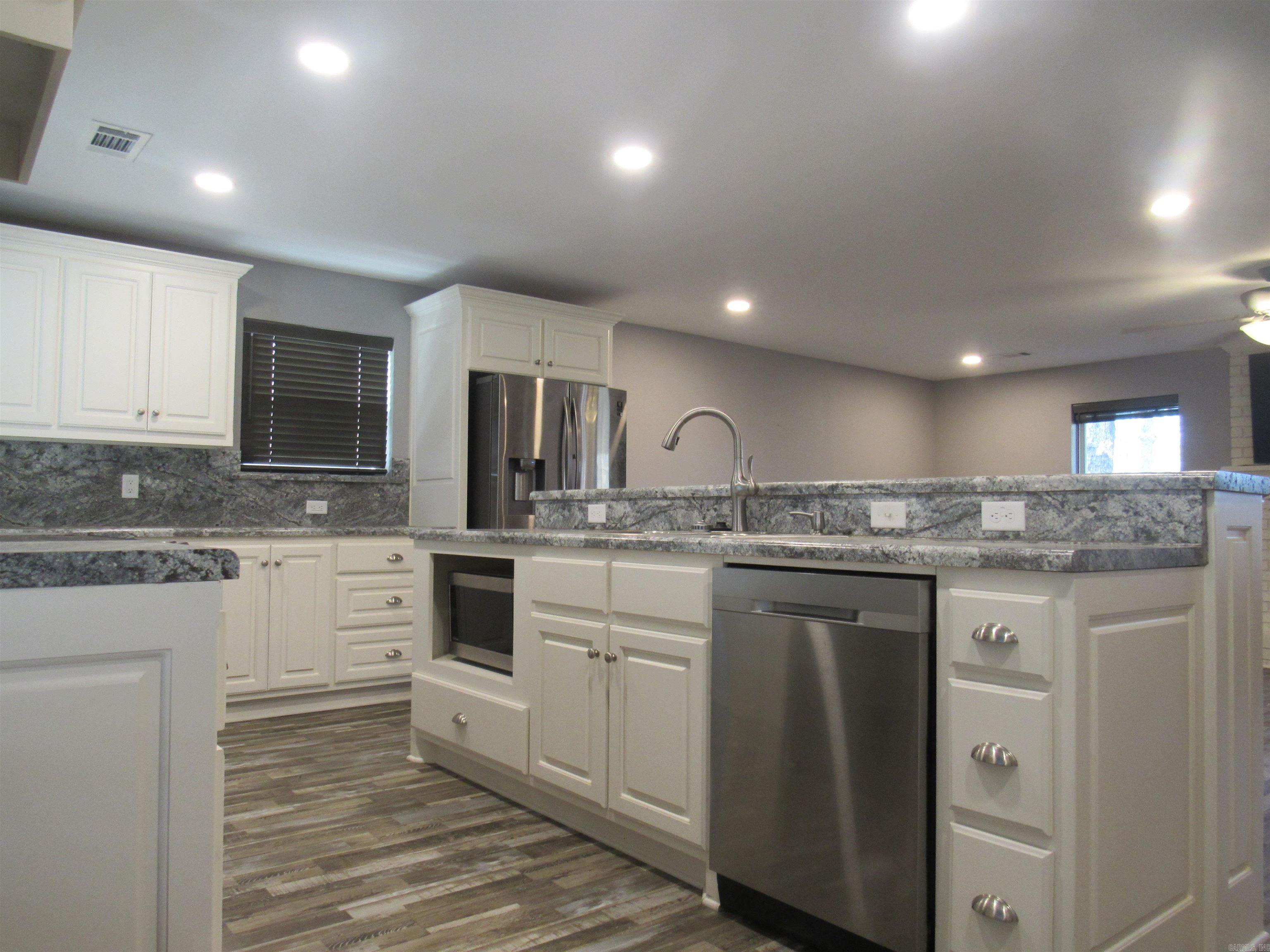 DEEREWOOD - Residential