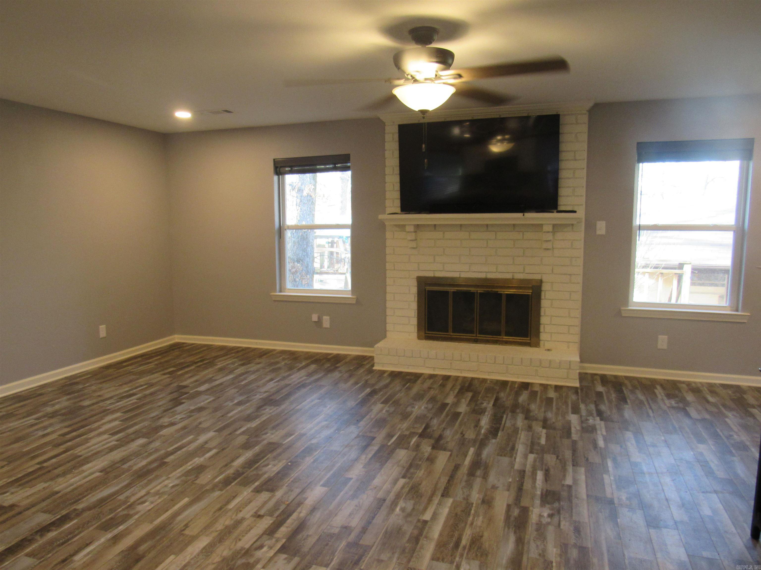 DEEREWOOD - Residential