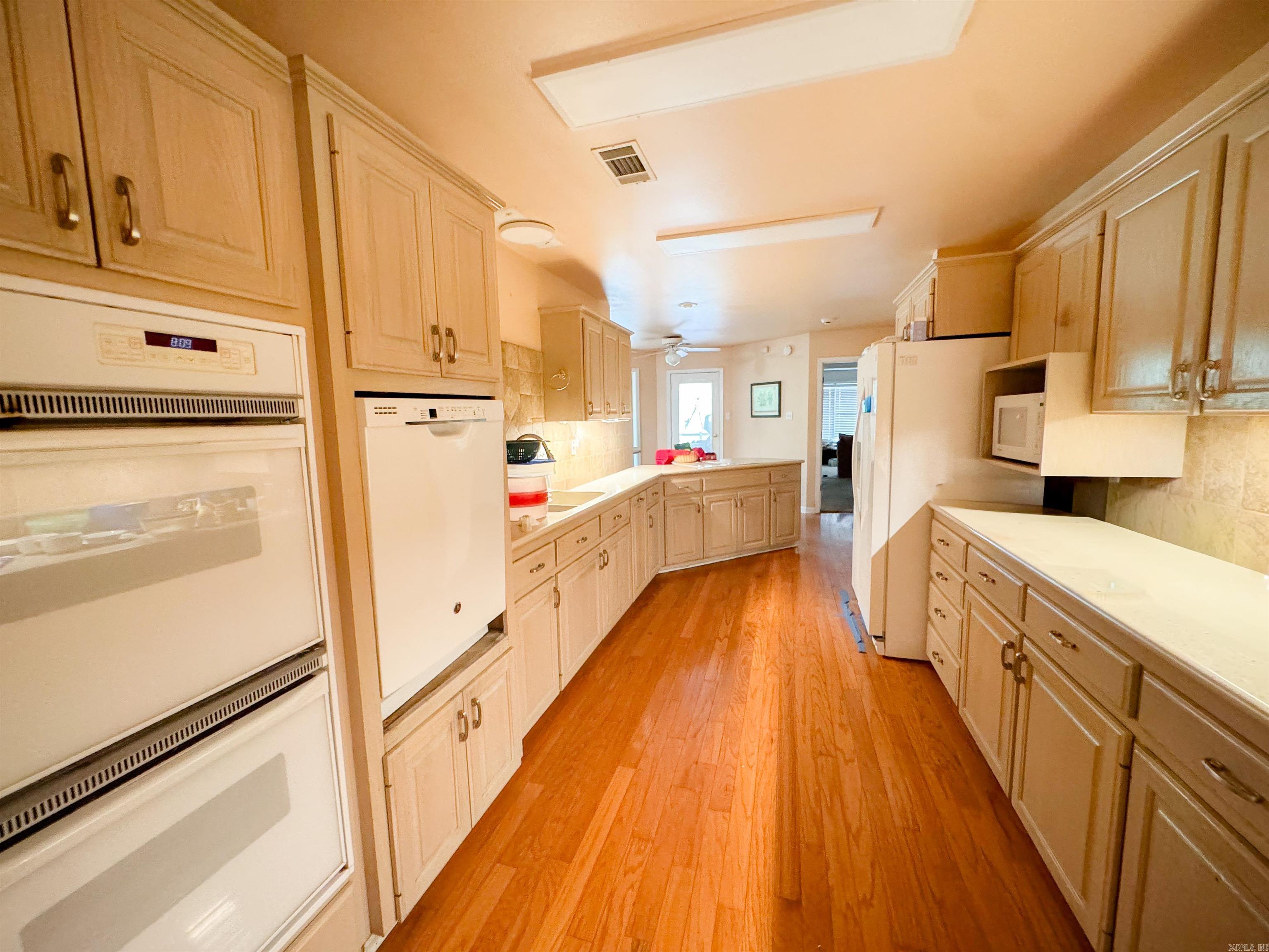 WELLINGTON POINTE ANNEX - Residential