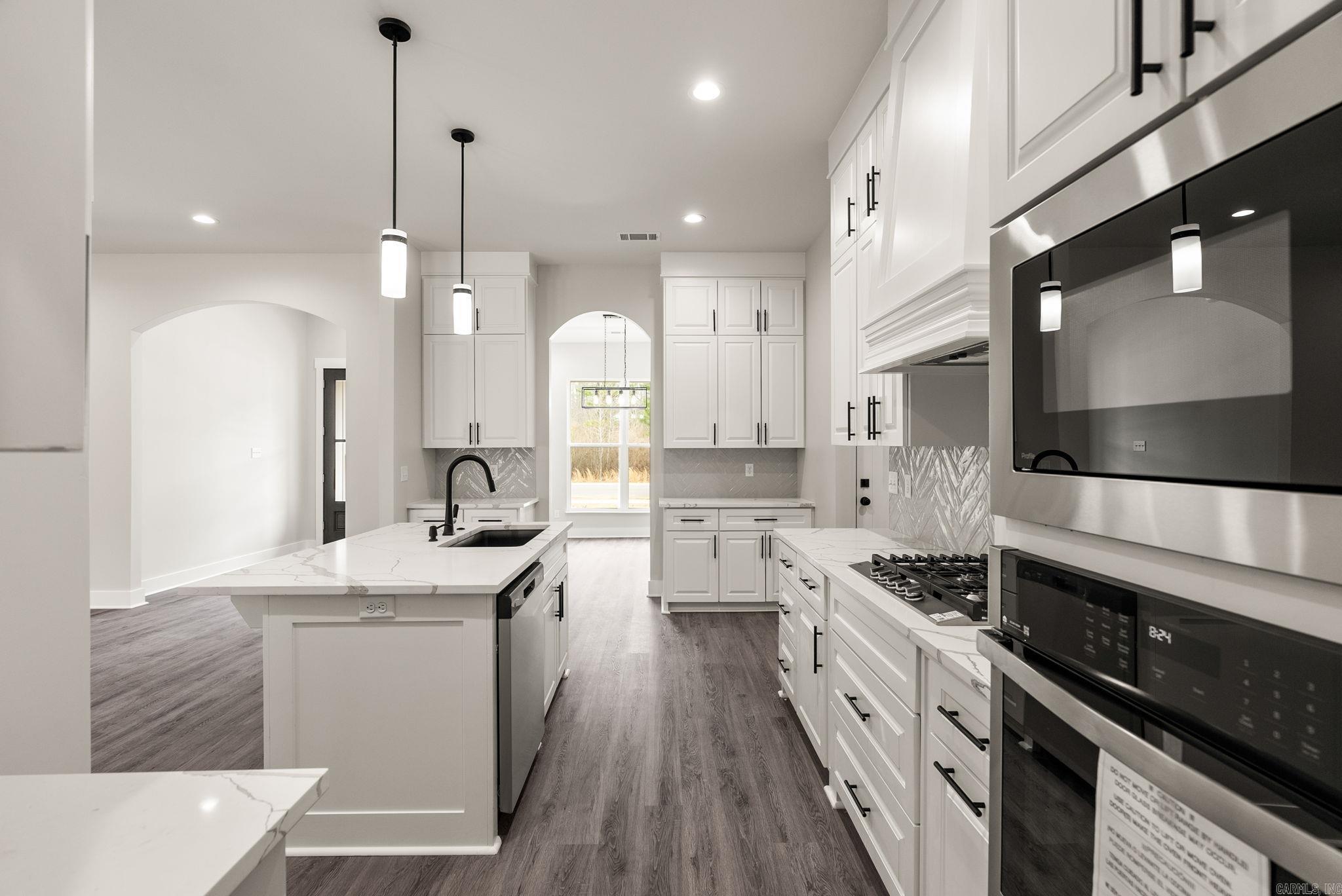 CREEKSIDE - Residential