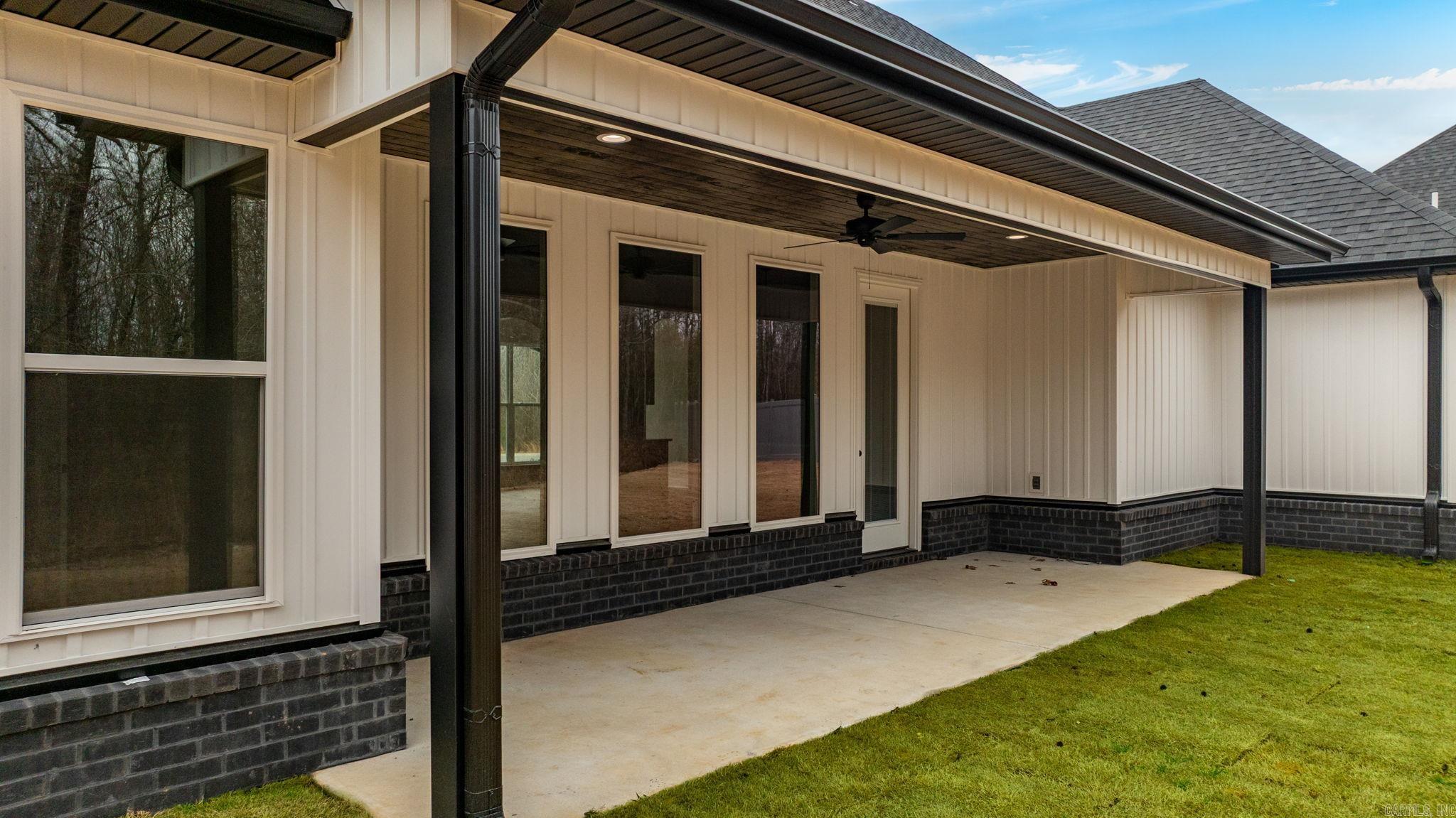 CREEKSIDE - Residential