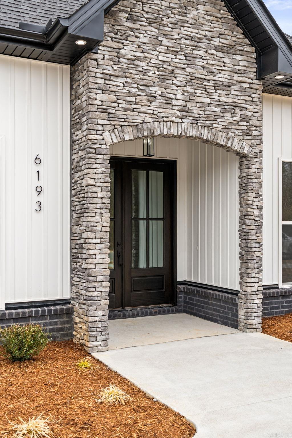 CREEKSIDE - Residential