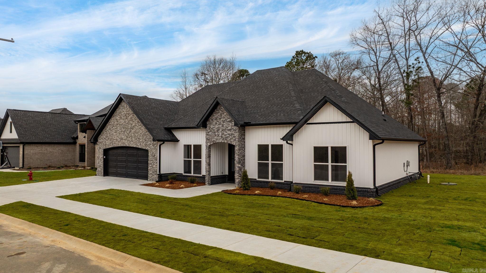 CREEKSIDE - Residential