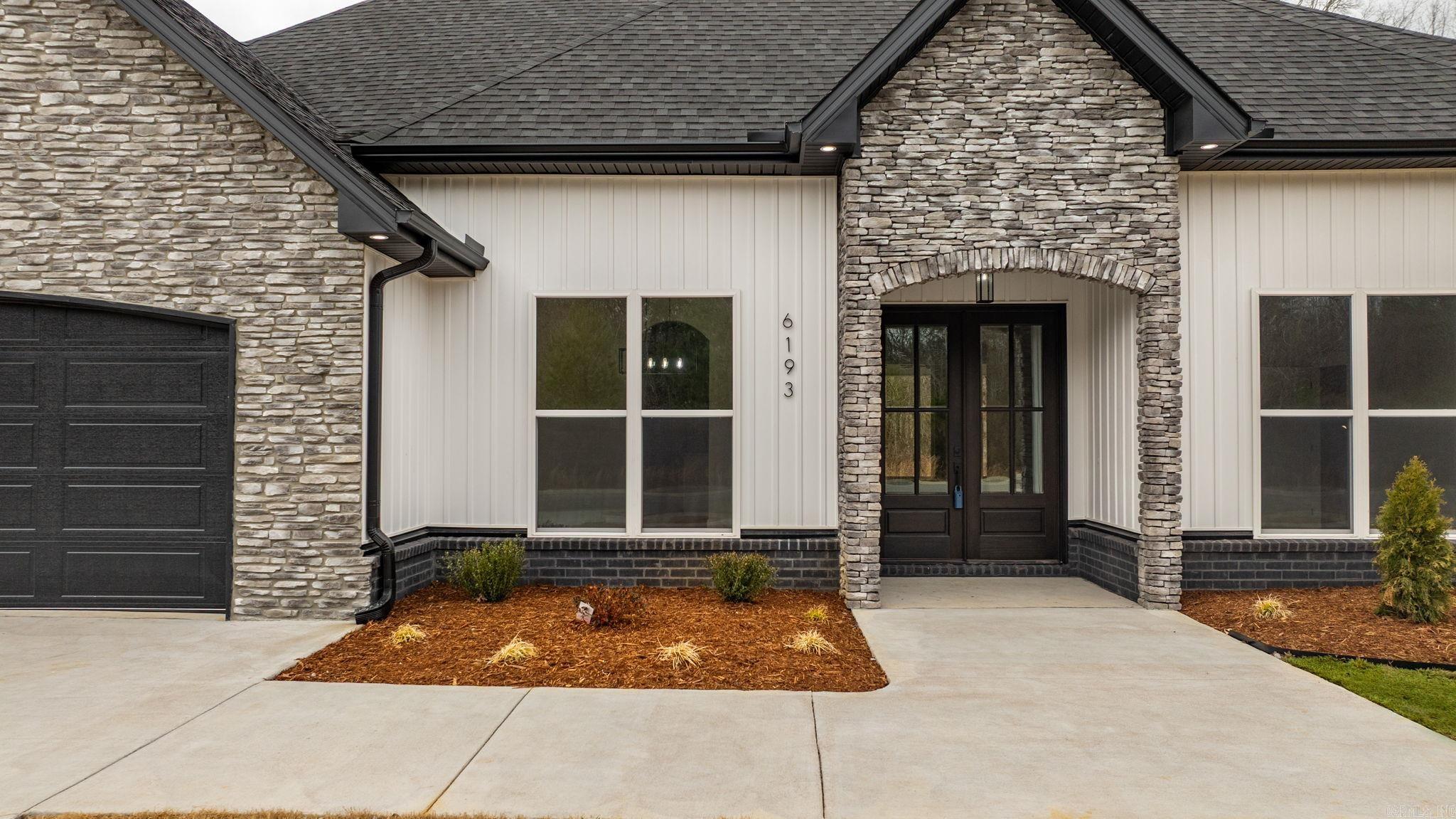 CREEKSIDE - Residential