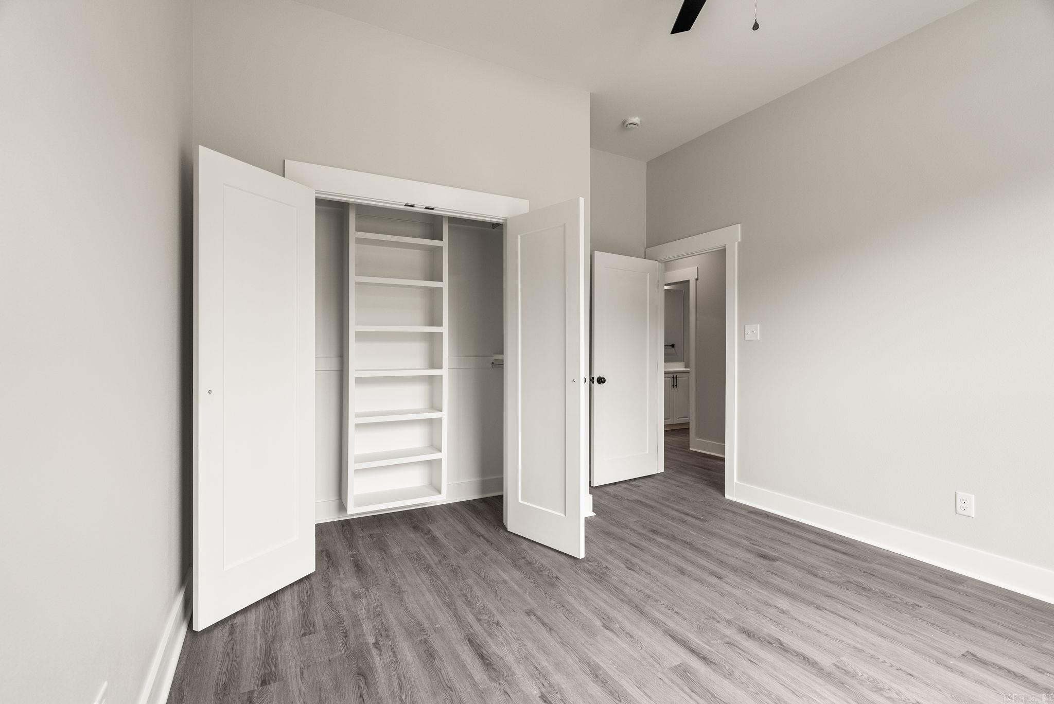 CREEKSIDE - Residential