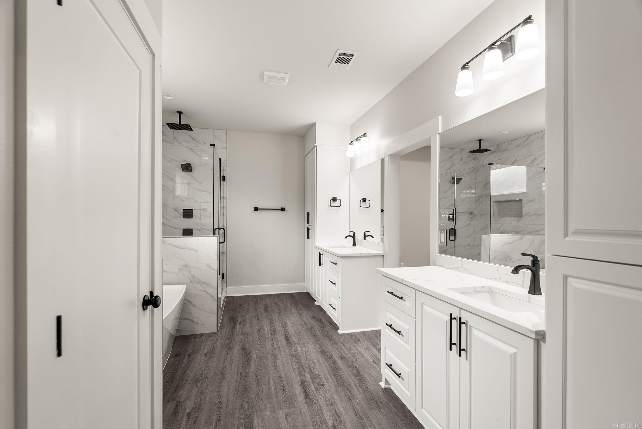 CREEKSIDE - Residential