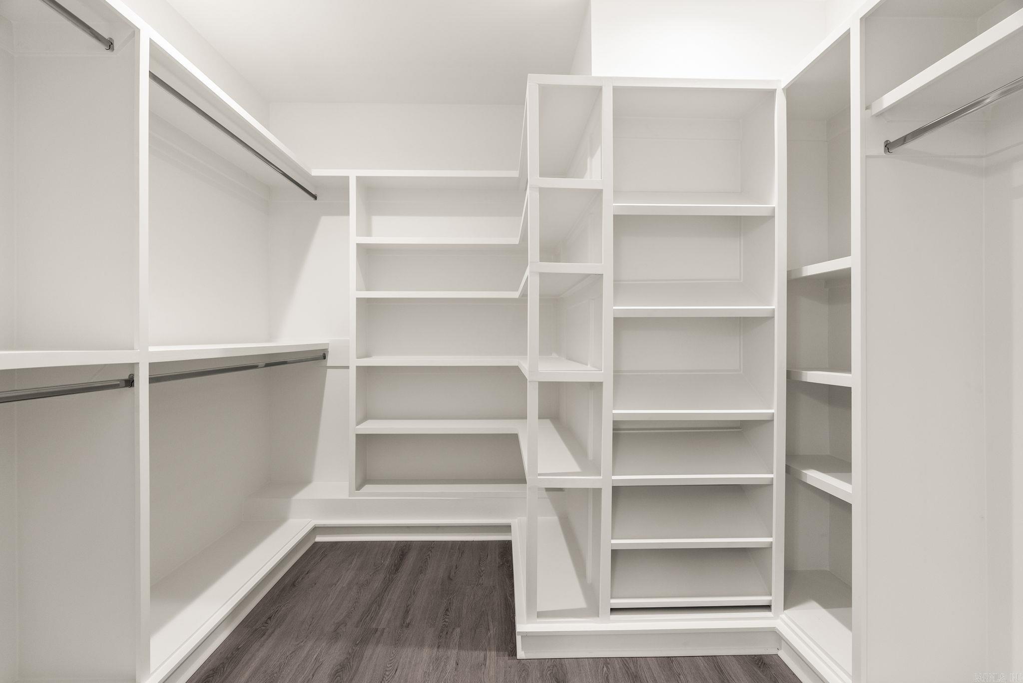 CREEKSIDE - Residential