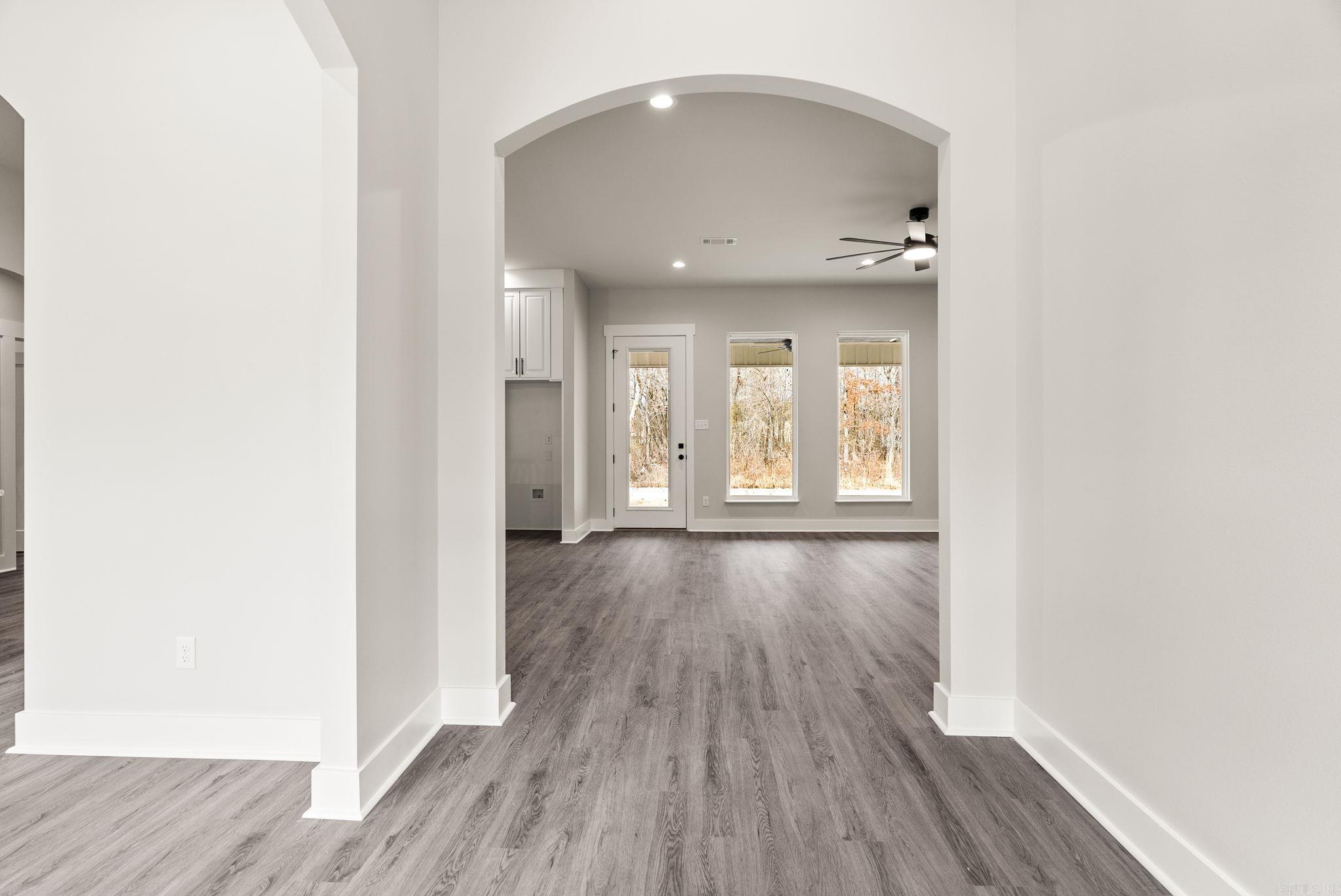 CREEKSIDE - Residential