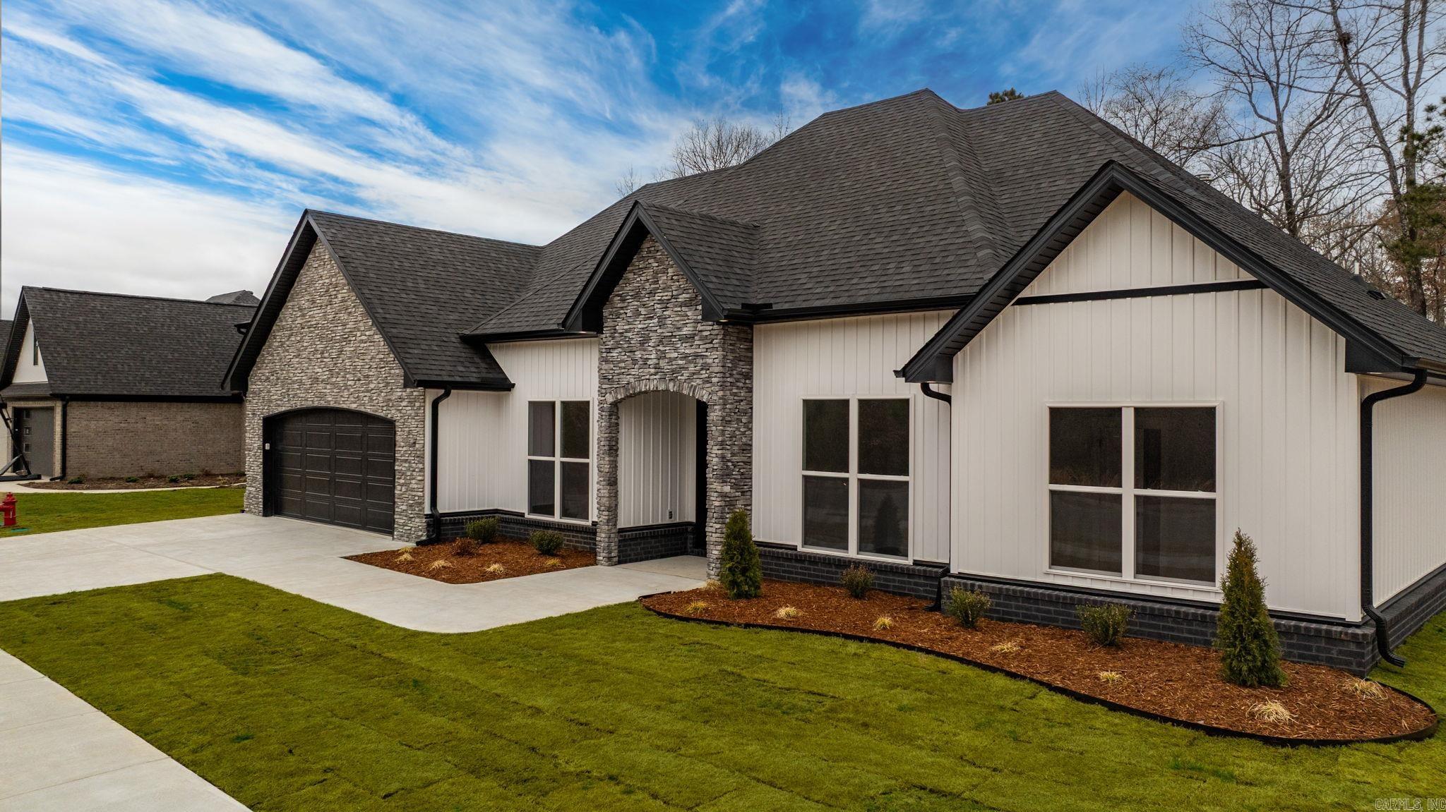 CREEKSIDE - Residential