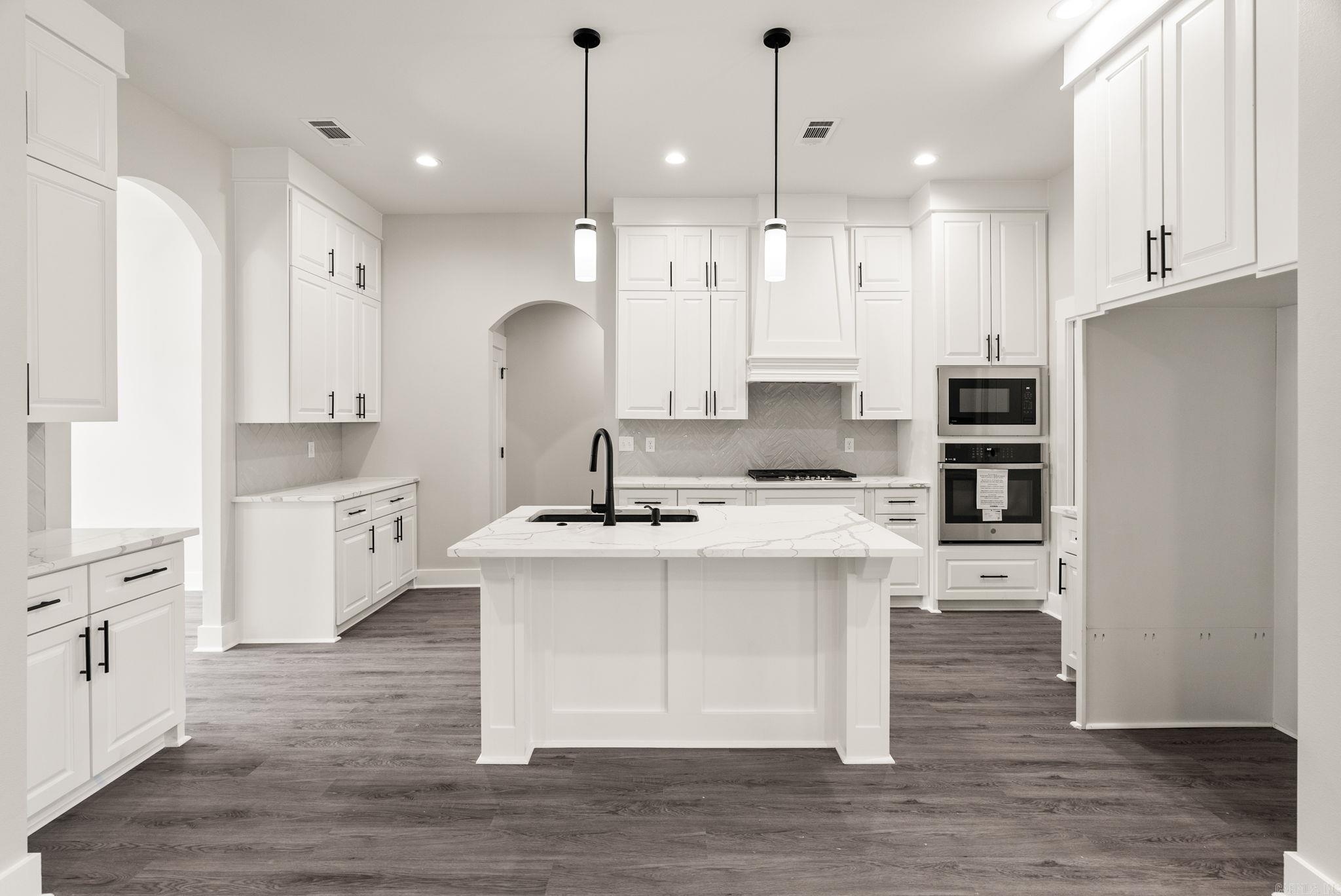 CREEKSIDE - Residential