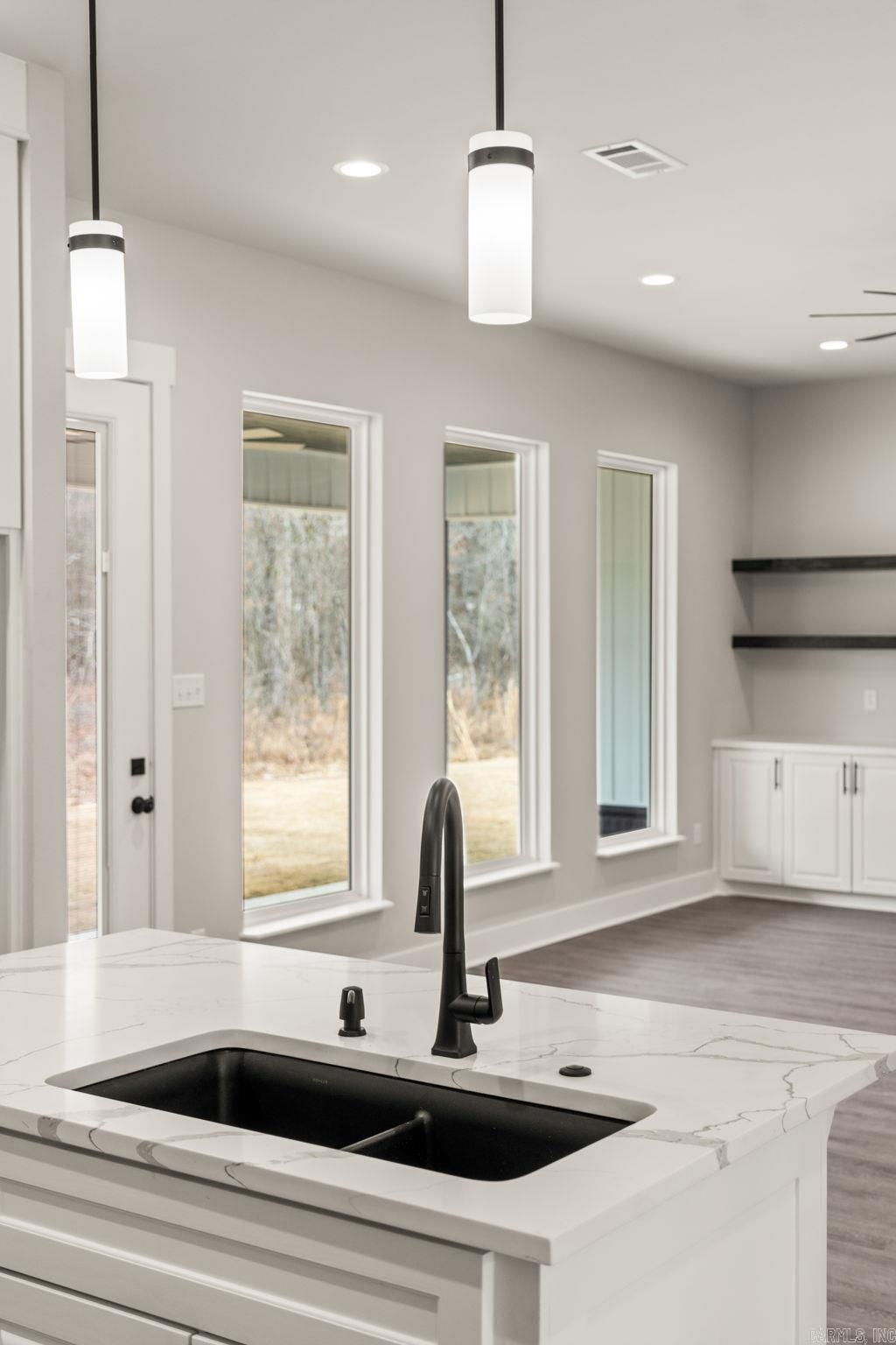 CREEKSIDE - Residential