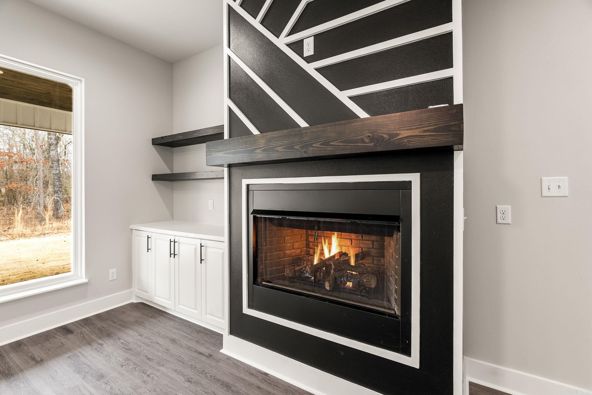 CREEKSIDE - Residential