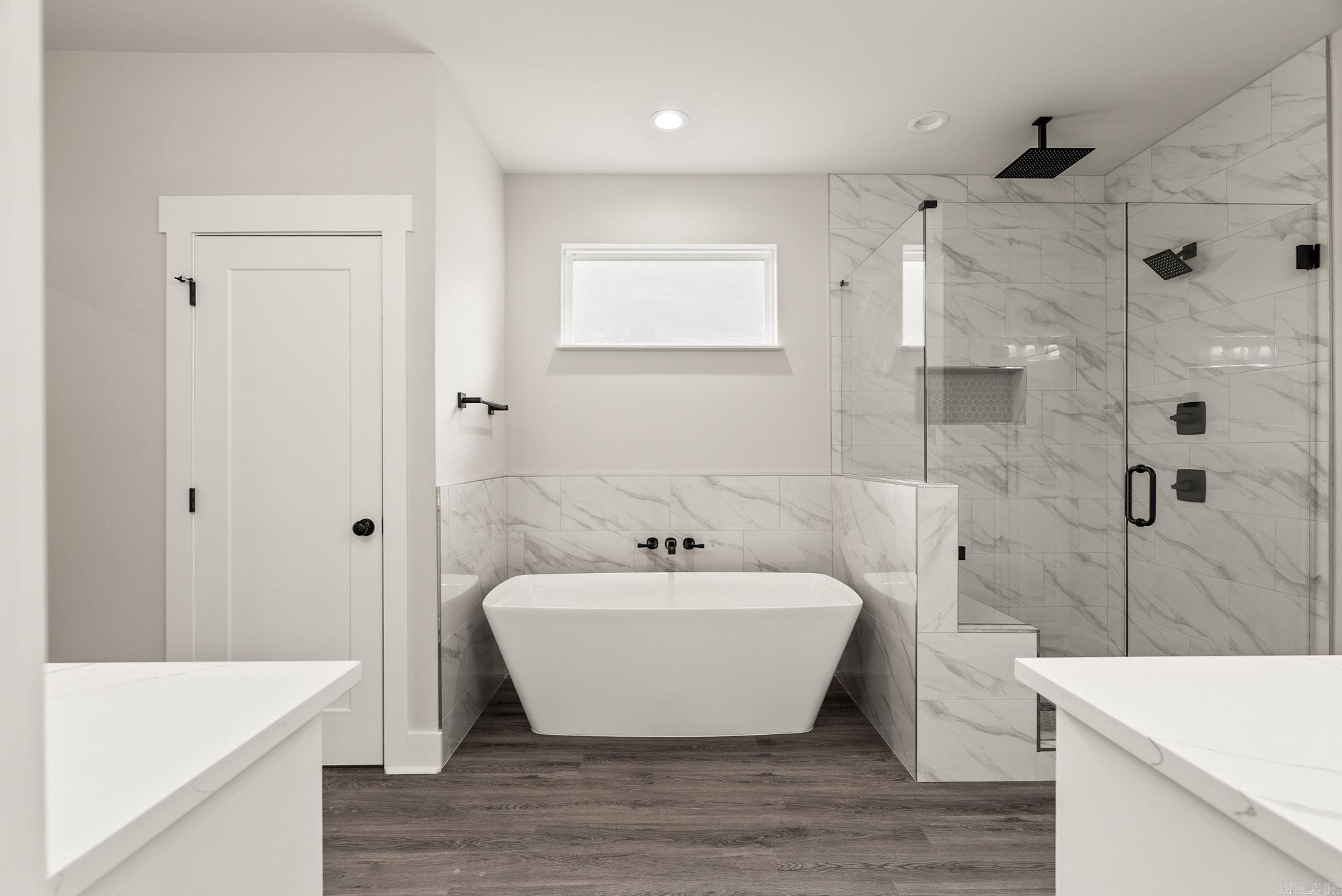 CREEKSIDE - Residential