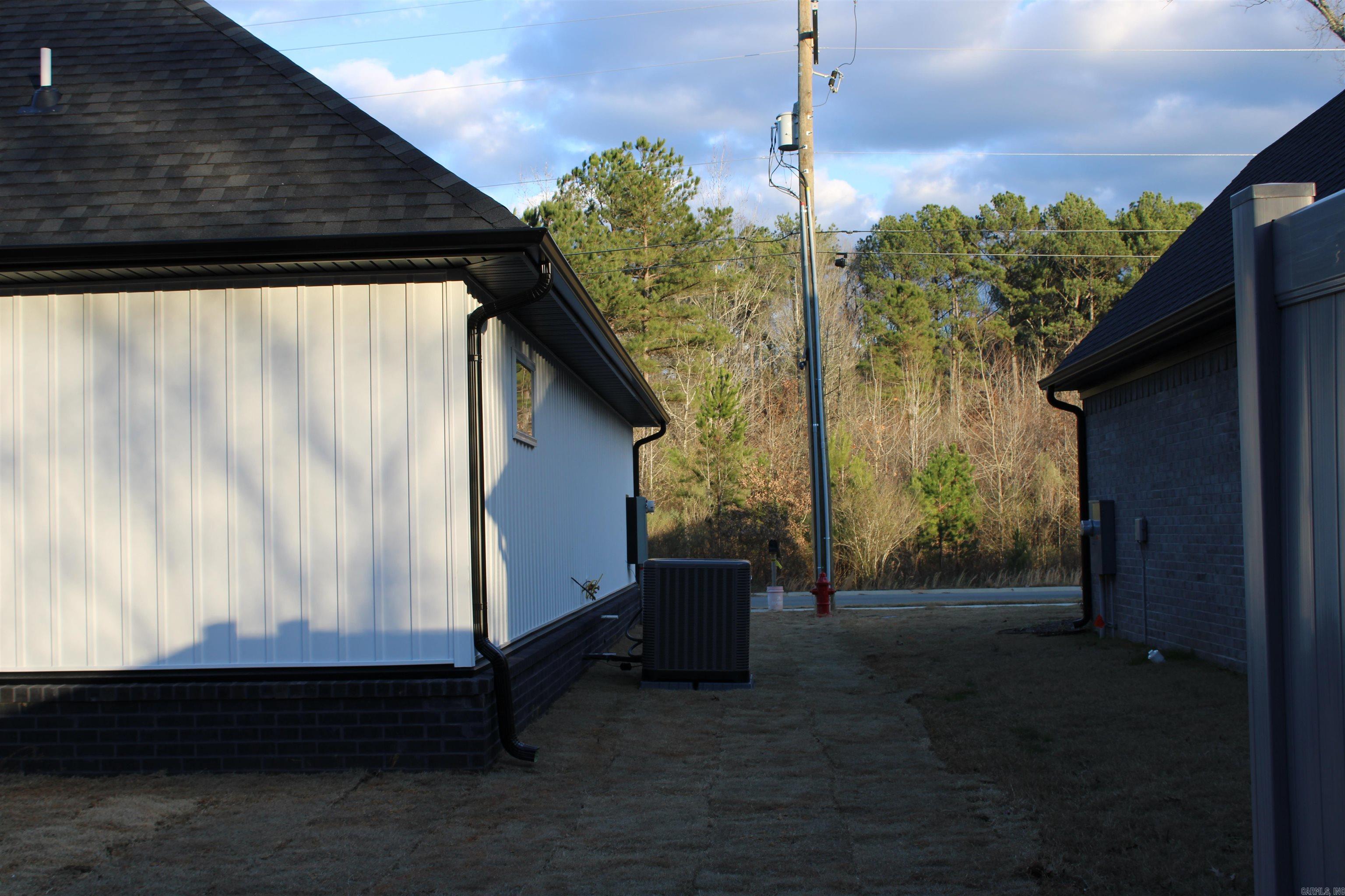 CREEKSIDE - Residential