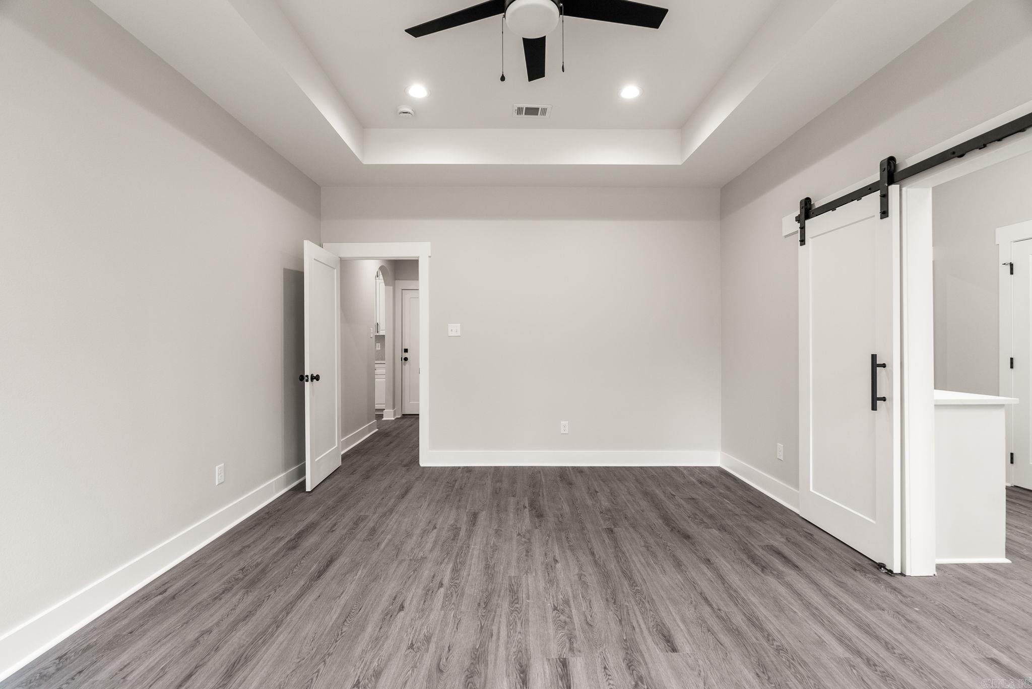 CREEKSIDE - Residential