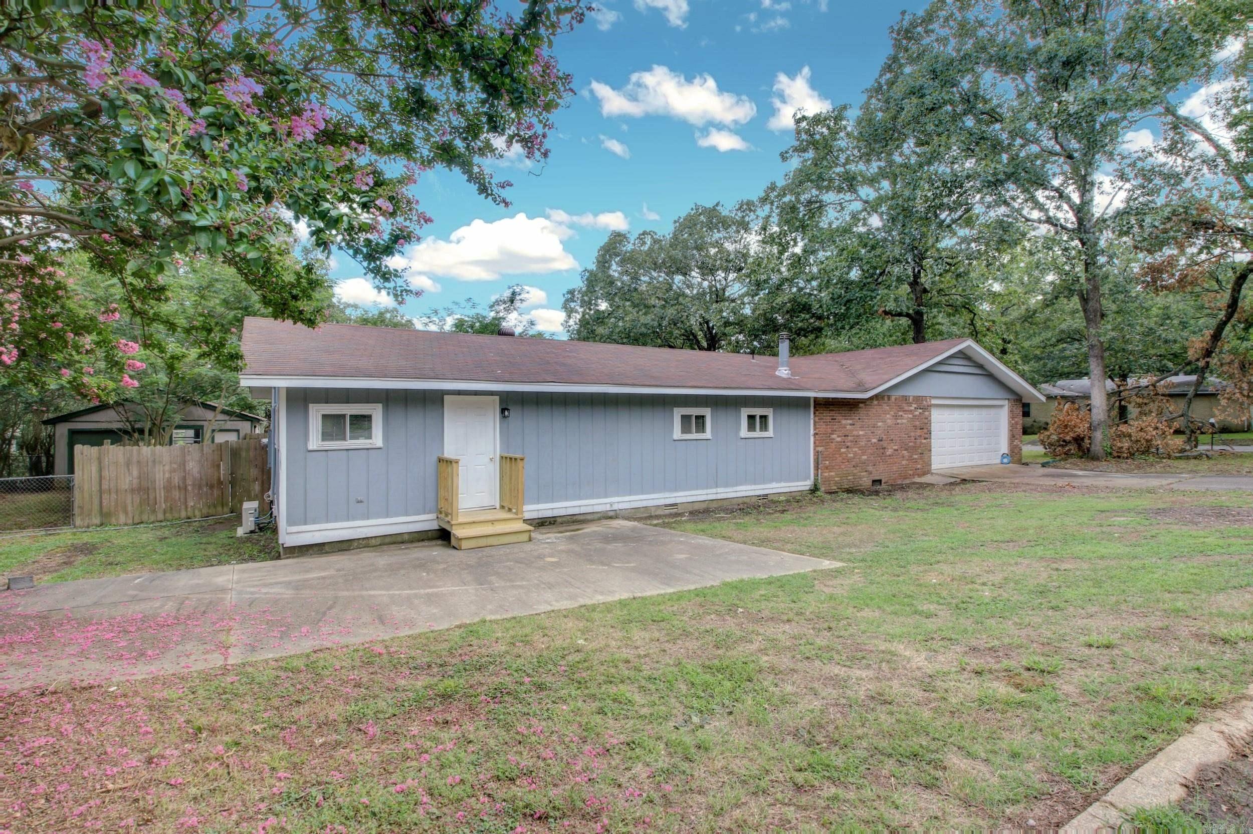 ARBOR OAKS - Residential