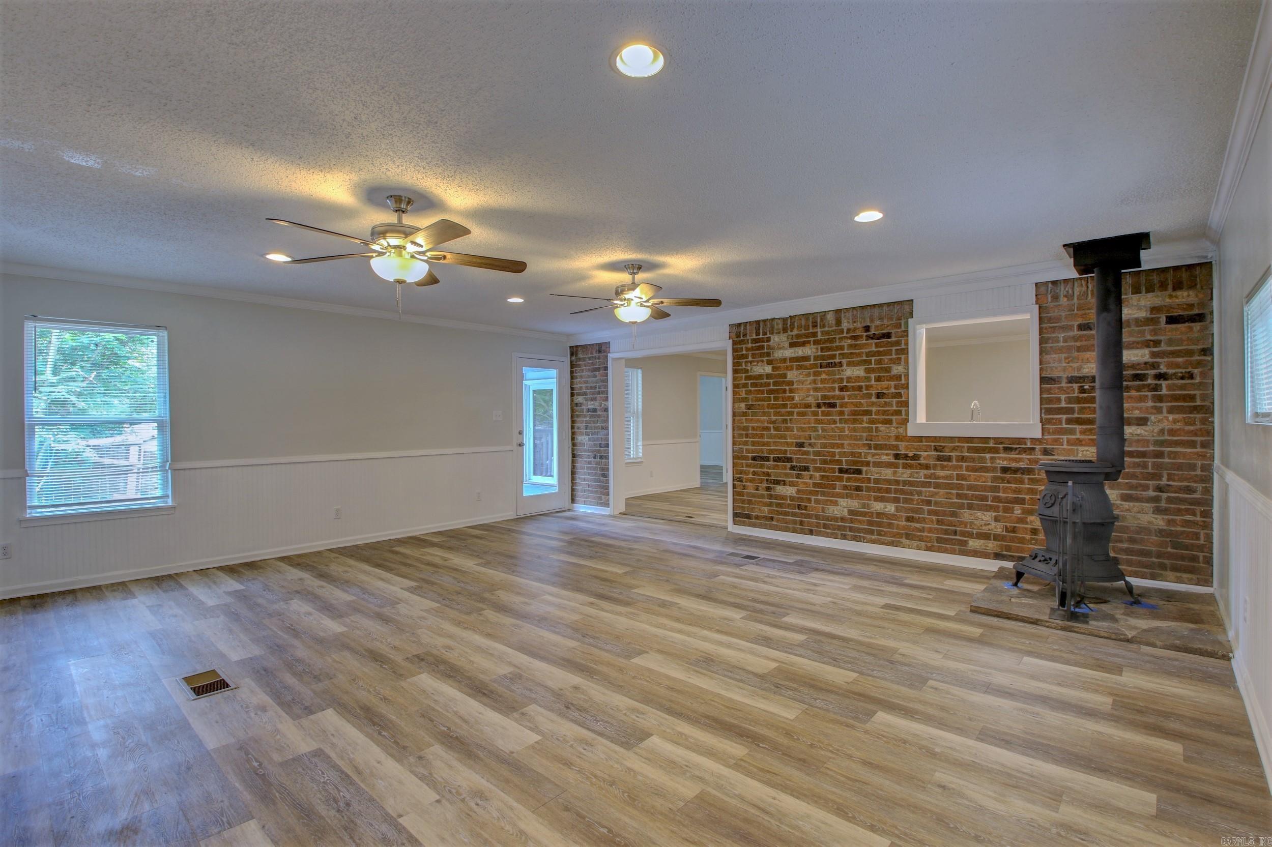 ARBOR OAKS - Residential