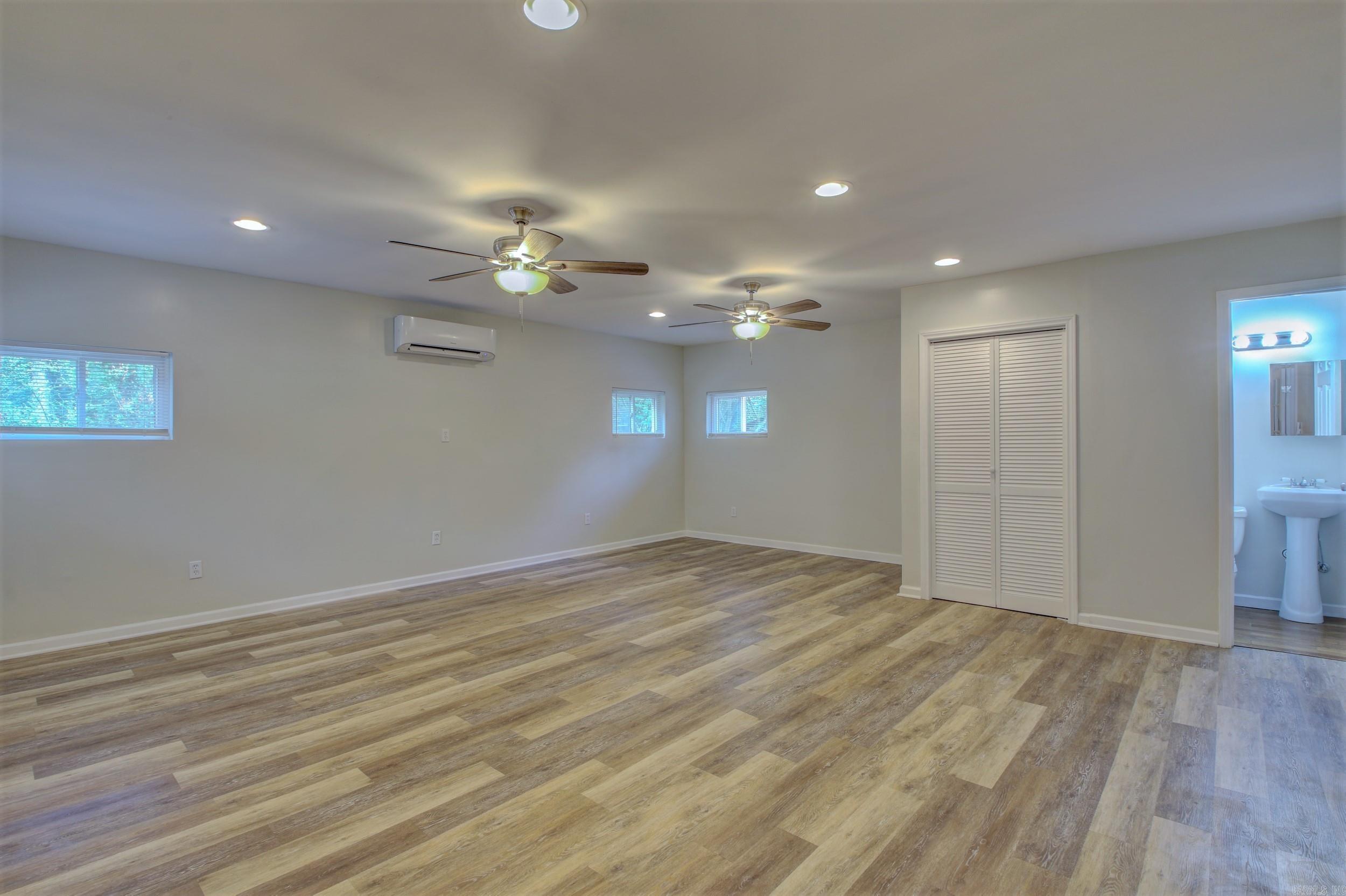 ARBOR OAKS - Residential