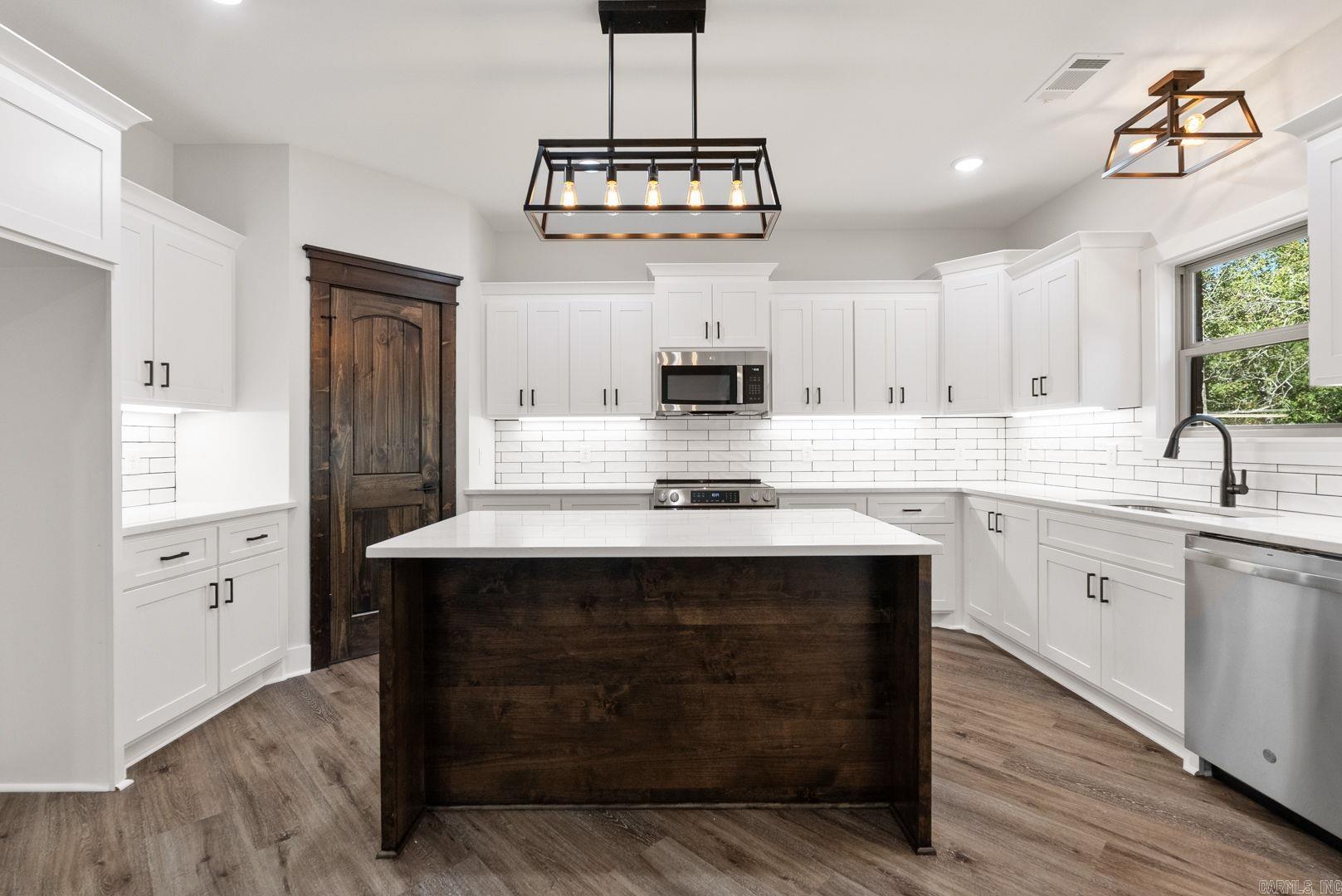 ULES WATSON PLACE - Residential