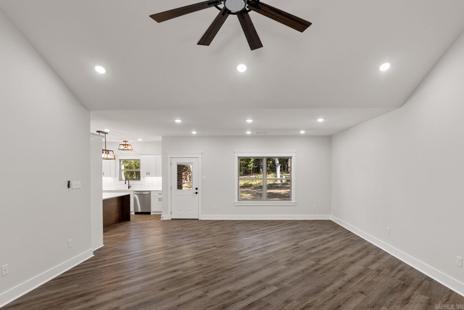 ULES WATSON PLACE - Residential