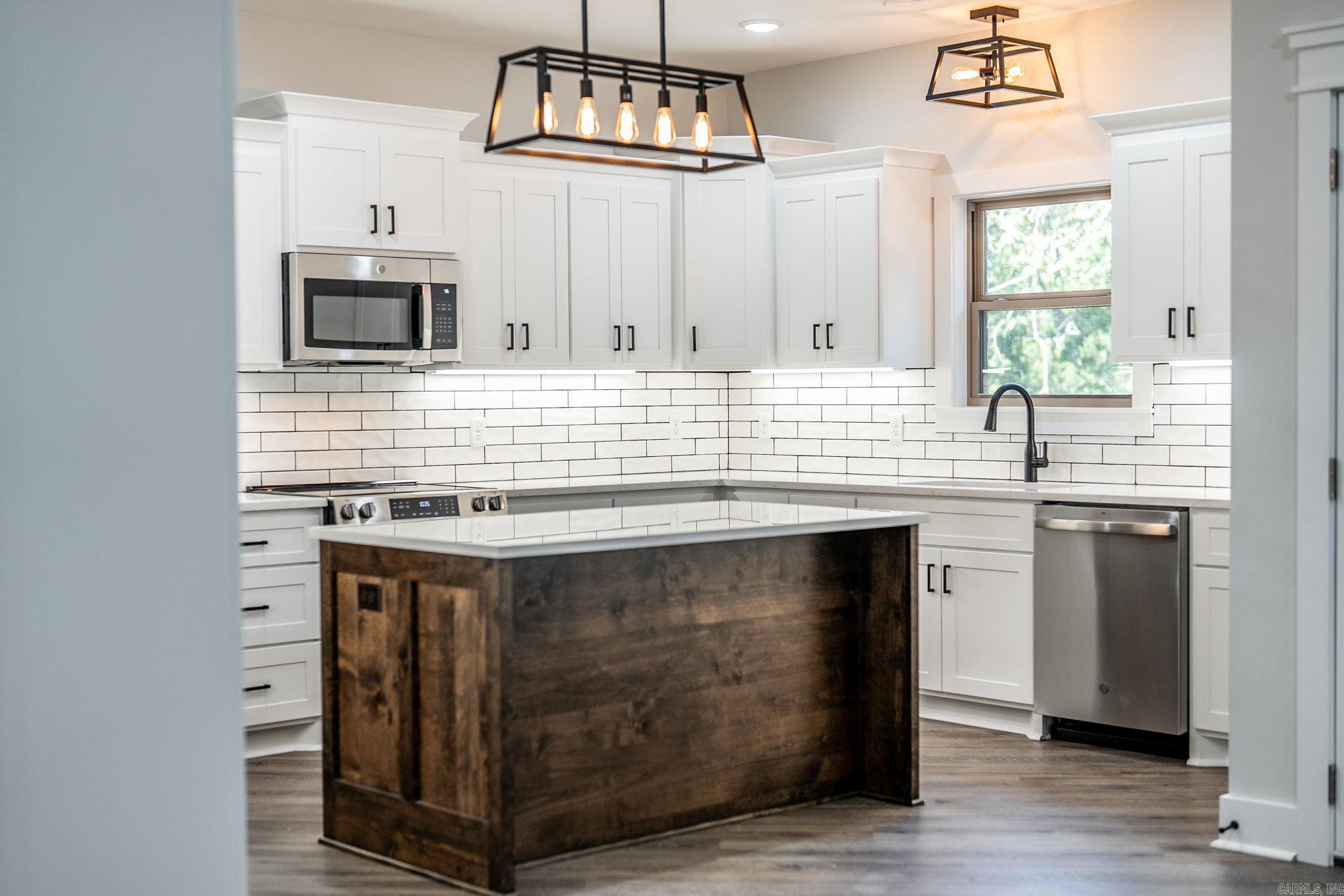 ULES WATSON PLACE - Residential