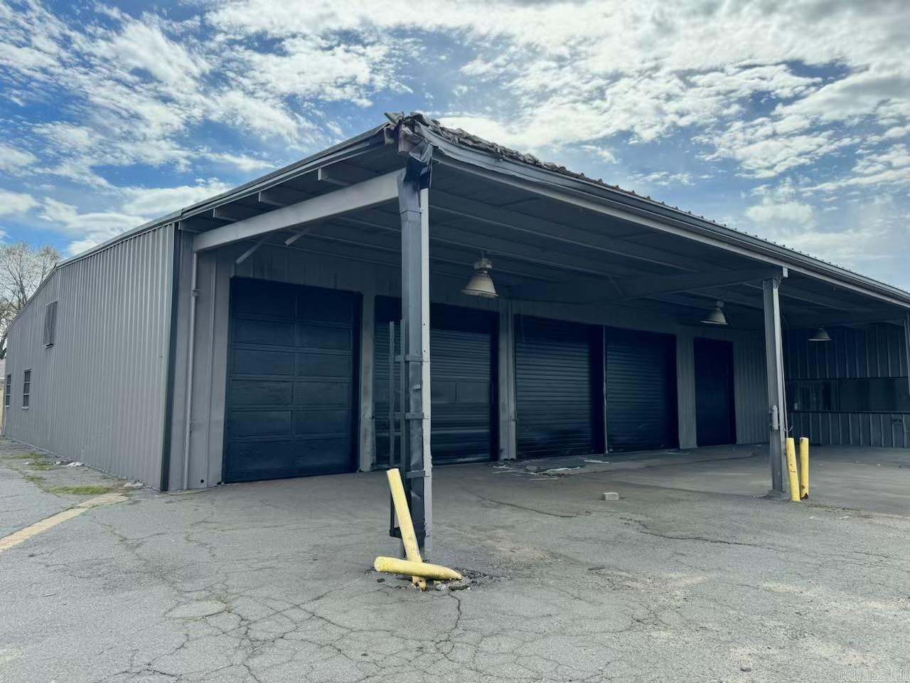 -Central proximity to industrial area - Drive-in overhead doors - Dedicated office space - High ceilings for optimal vertical storage - Spacious layout for efficient operations - Additional lot can be leased and is available for laydown yard or parking - Versatile space to accommodate various business needs - Well-maintained and modern facilities - Convenient access to major transportation routes - Flexible lease terms for business adaptability - Potential for customization to suit specific operational requirements