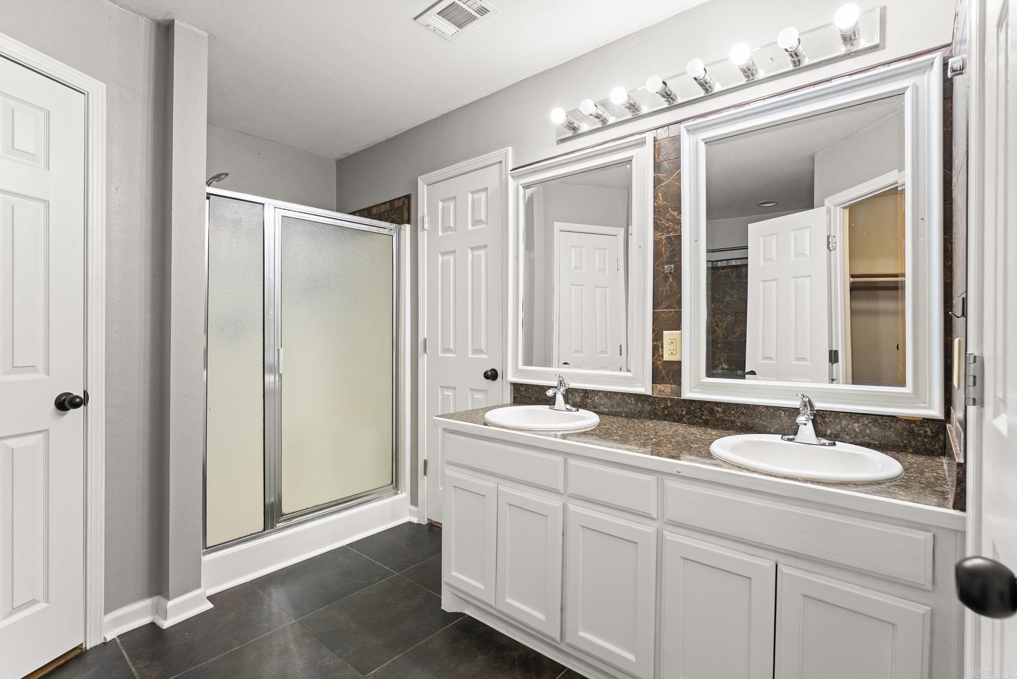 WILLIAMSBURG COVE - Residential