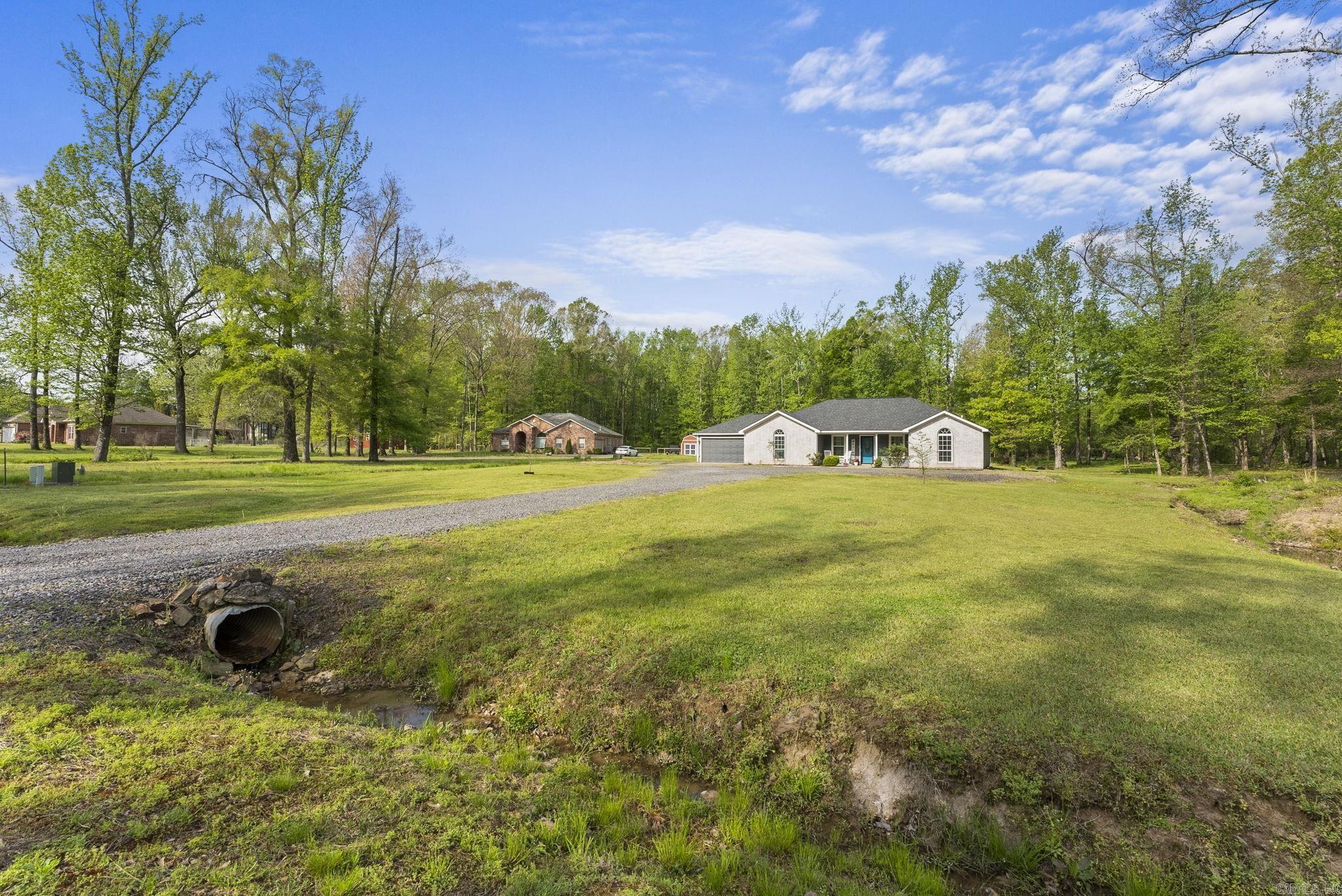 WILLIAMSBURG COVE - Residential