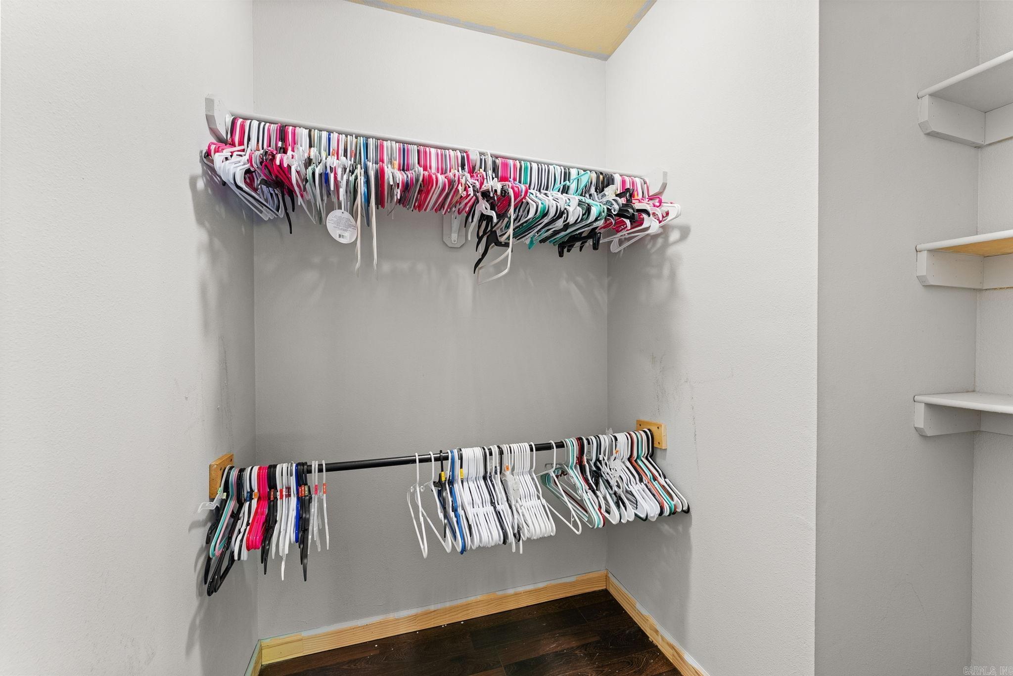 WILLIAMSBURG COVE - Residential