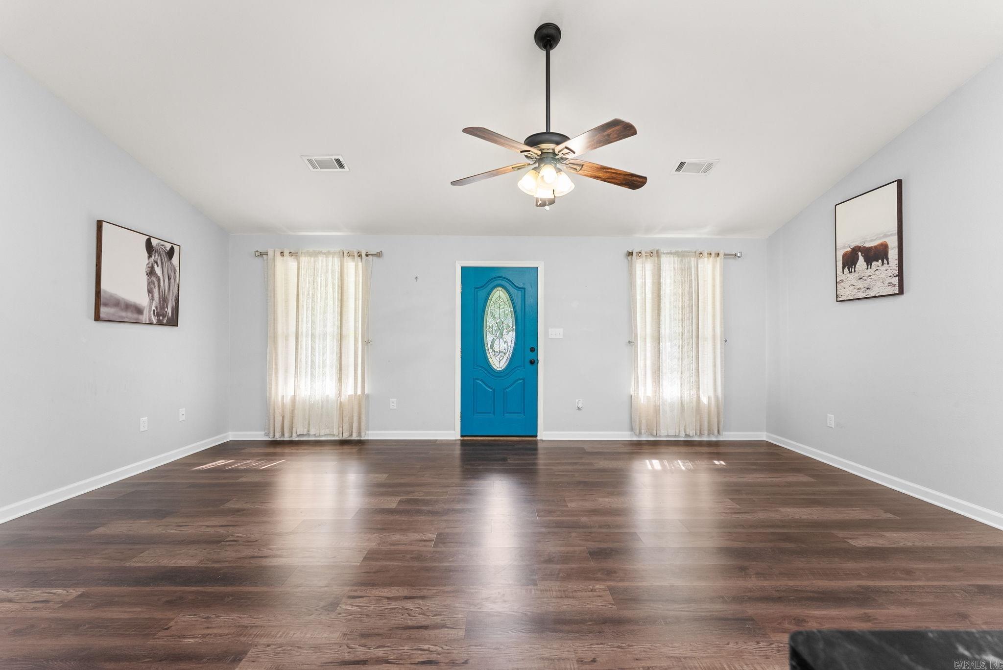 WILLIAMSBURG COVE - Residential