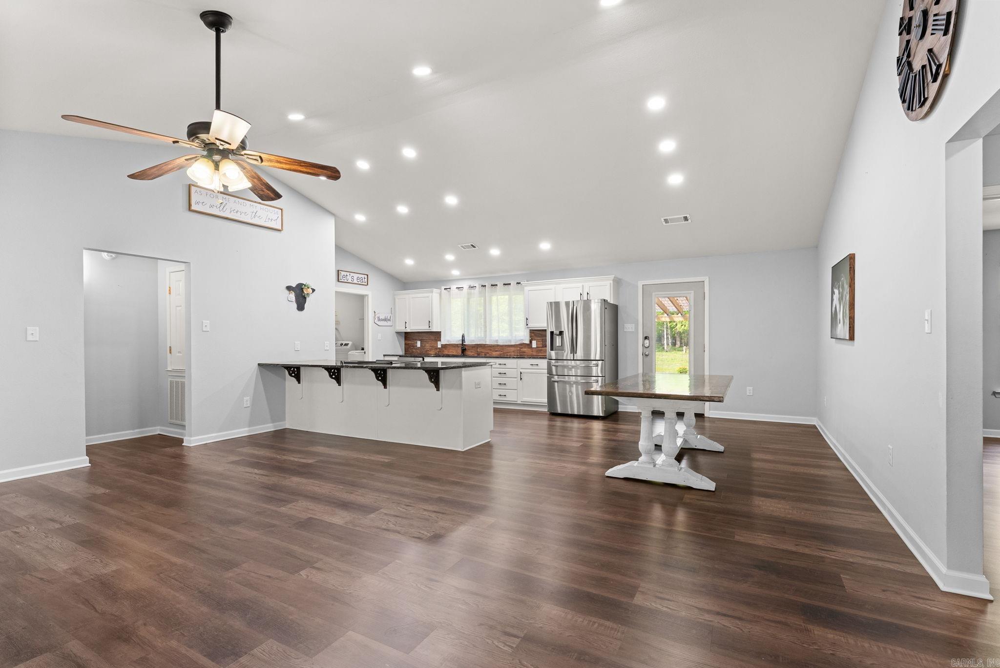 WILLIAMSBURG COVE - Residential