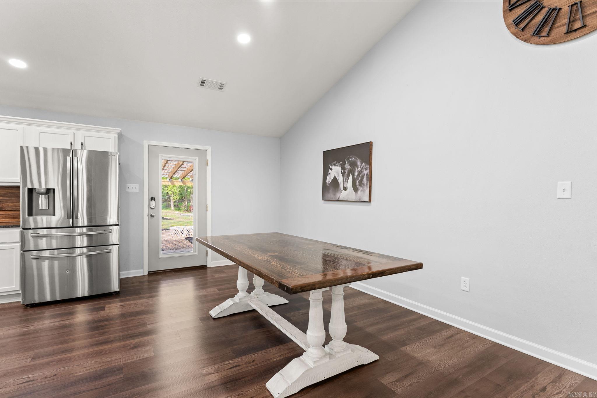 WILLIAMSBURG COVE - Residential