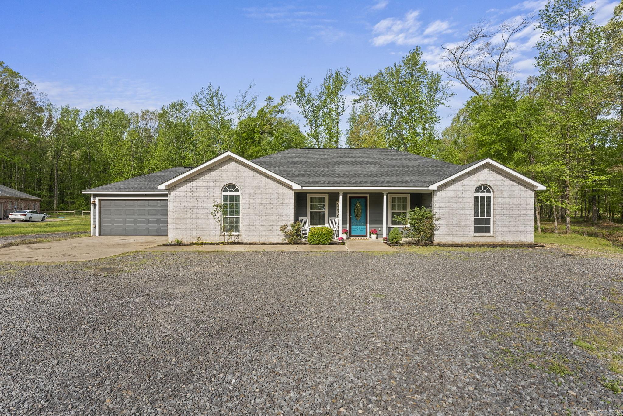 WILLIAMSBURG COVE - Residential