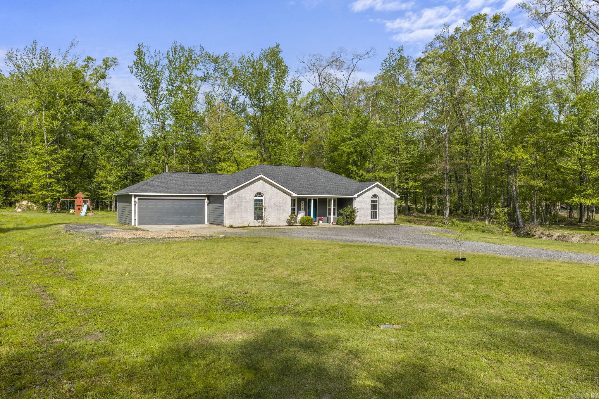 WILLIAMSBURG COVE - Residential