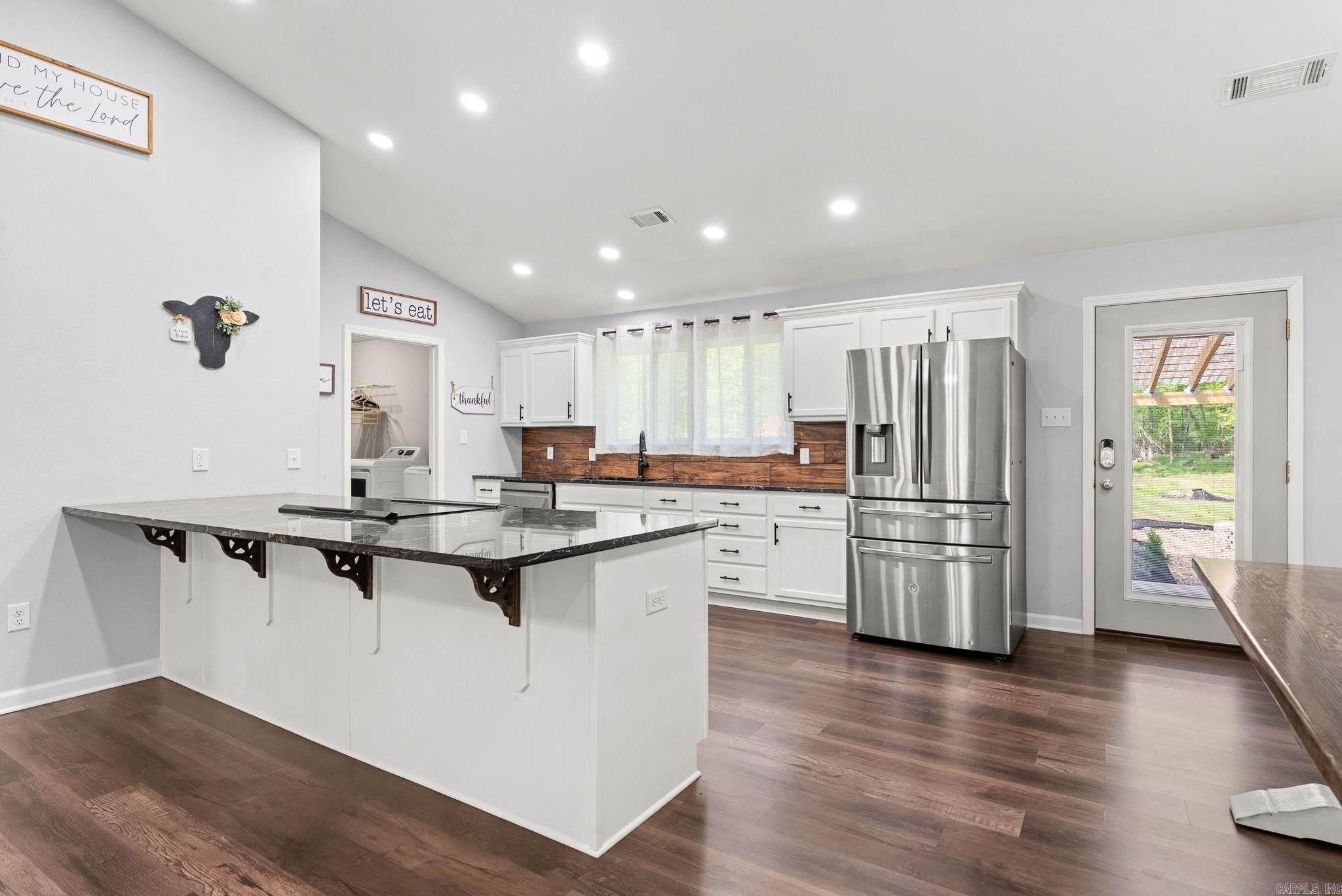 WILLIAMSBURG COVE - Residential