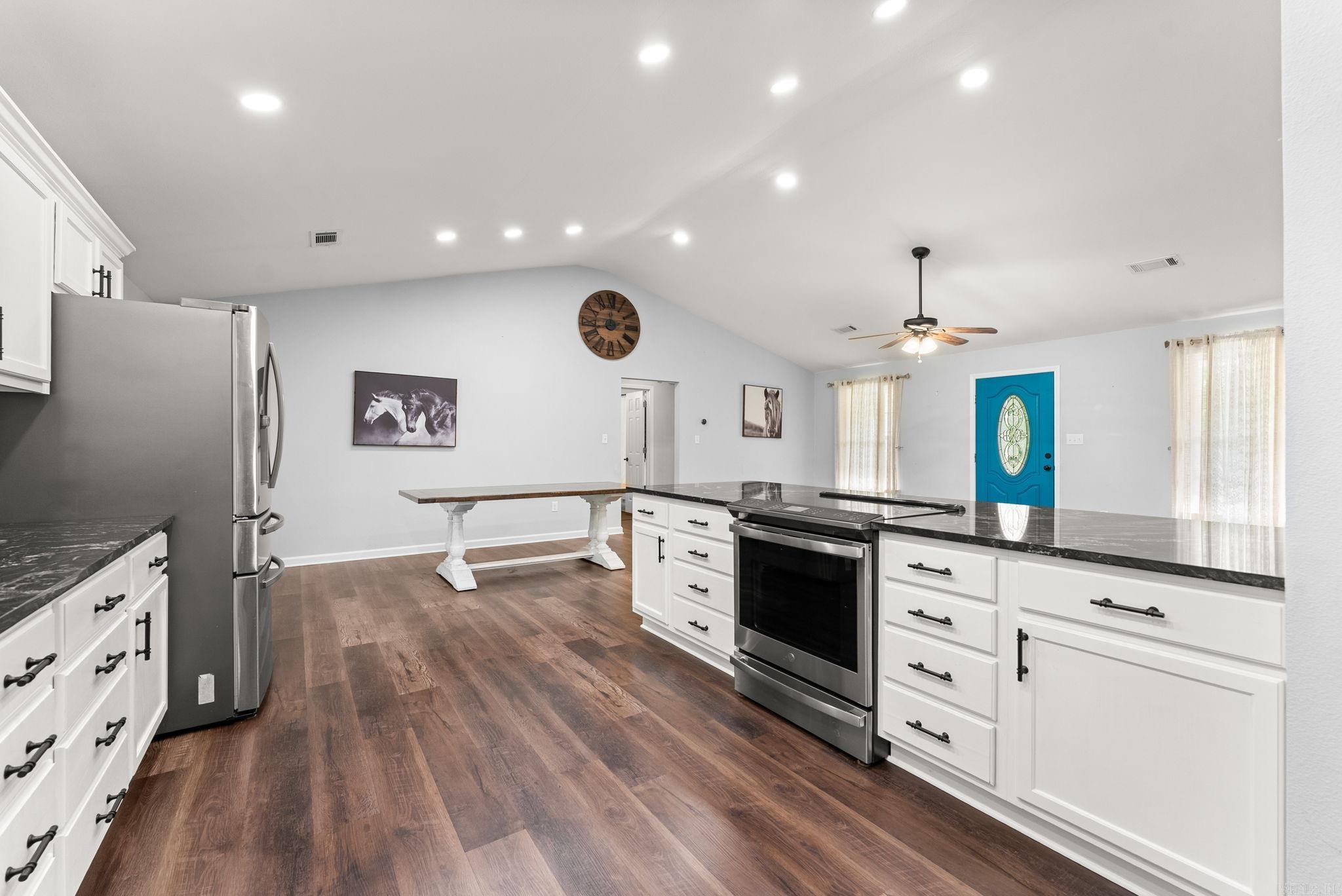 WILLIAMSBURG COVE - Residential