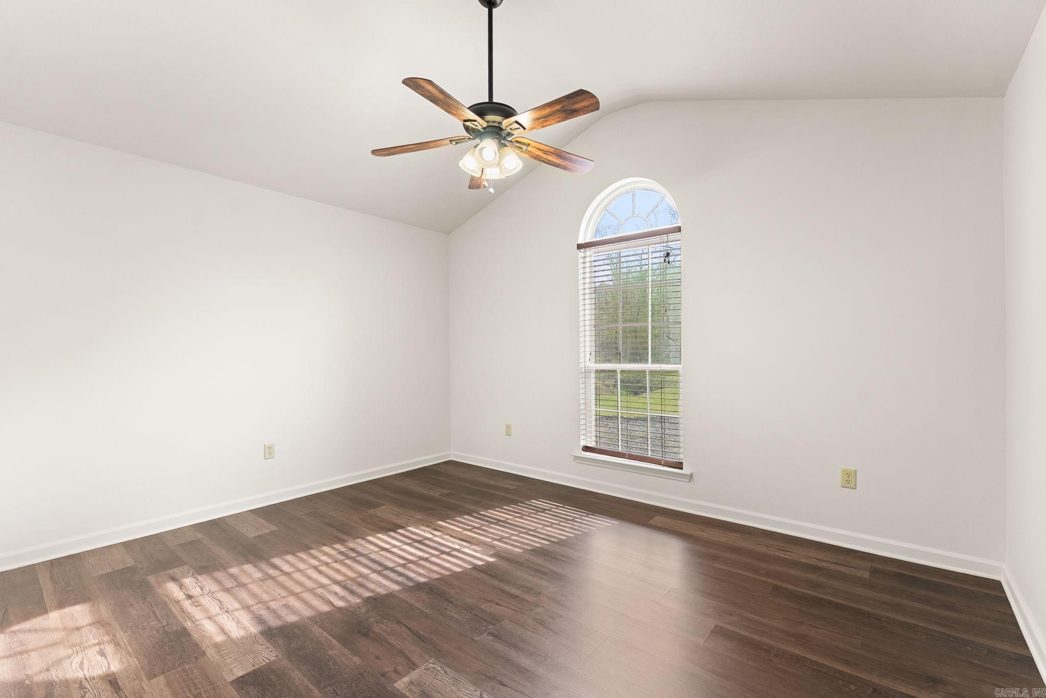 WILLIAMSBURG COVE - Residential