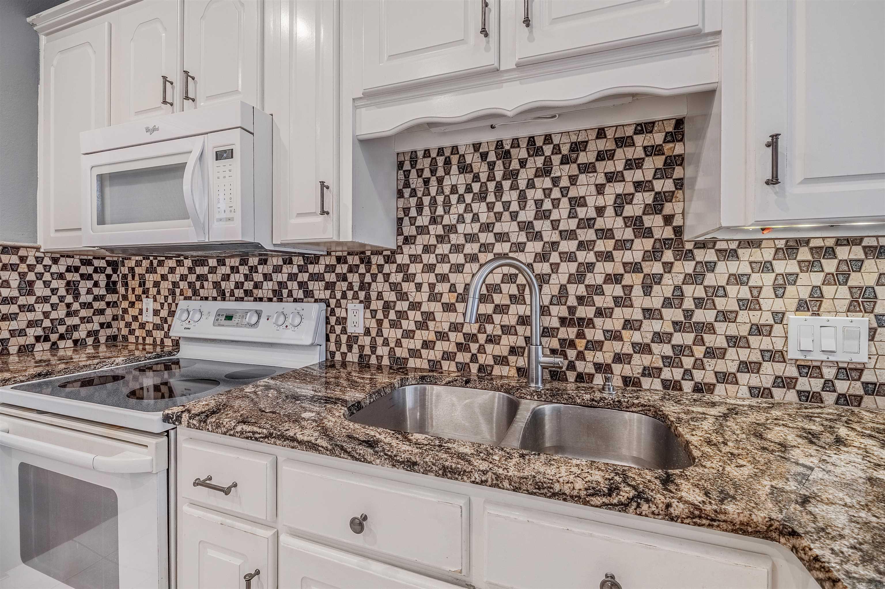 CONFEDERATE WOODS - Residential