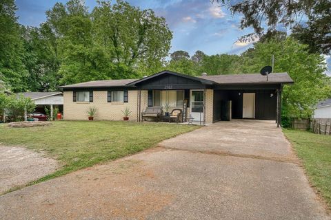 Photo of 2702 Malvern Avenue Ave, Hot Springs, AR 71901 (MLS # 26016896)