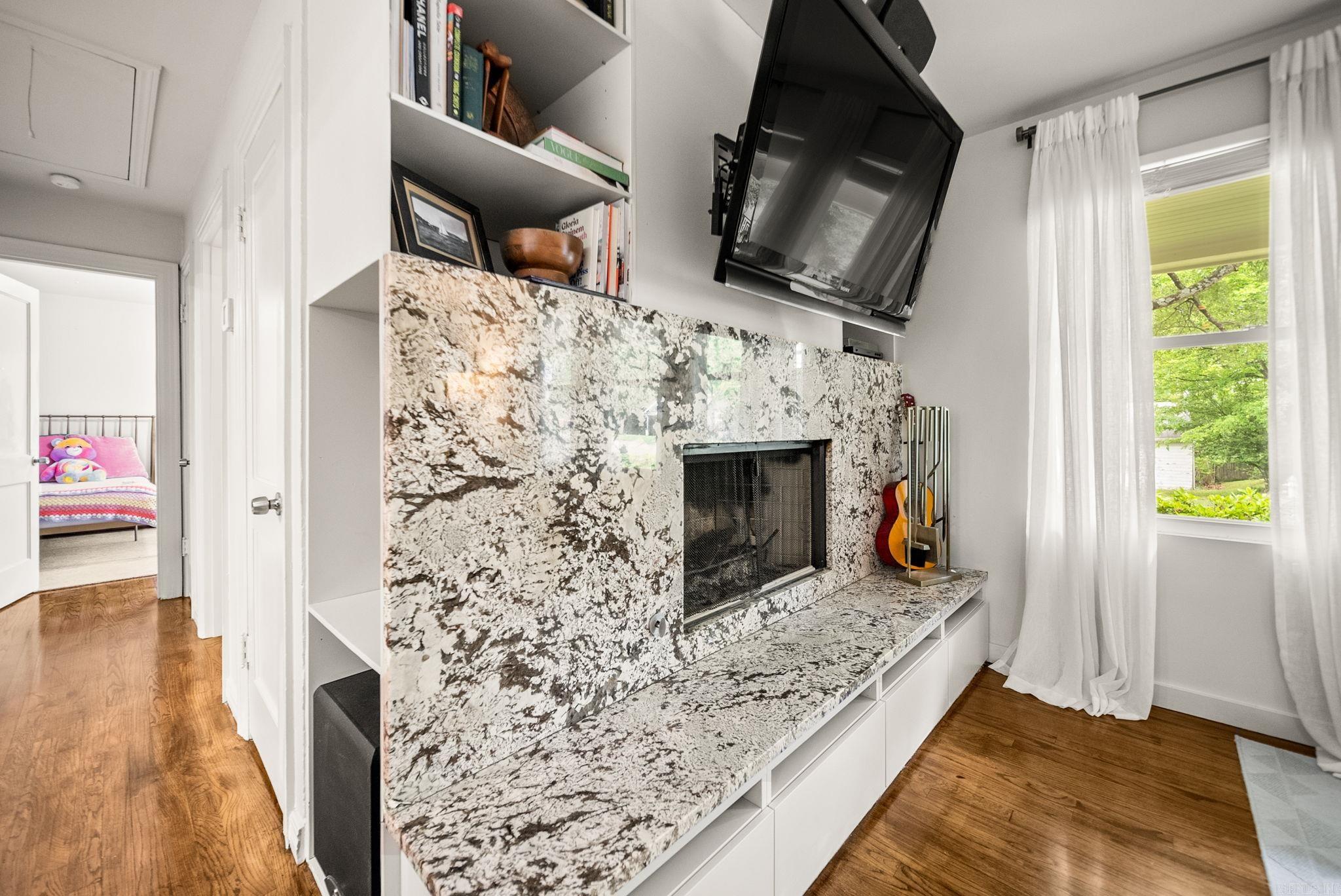 KINGWOOD PLACE - Residential