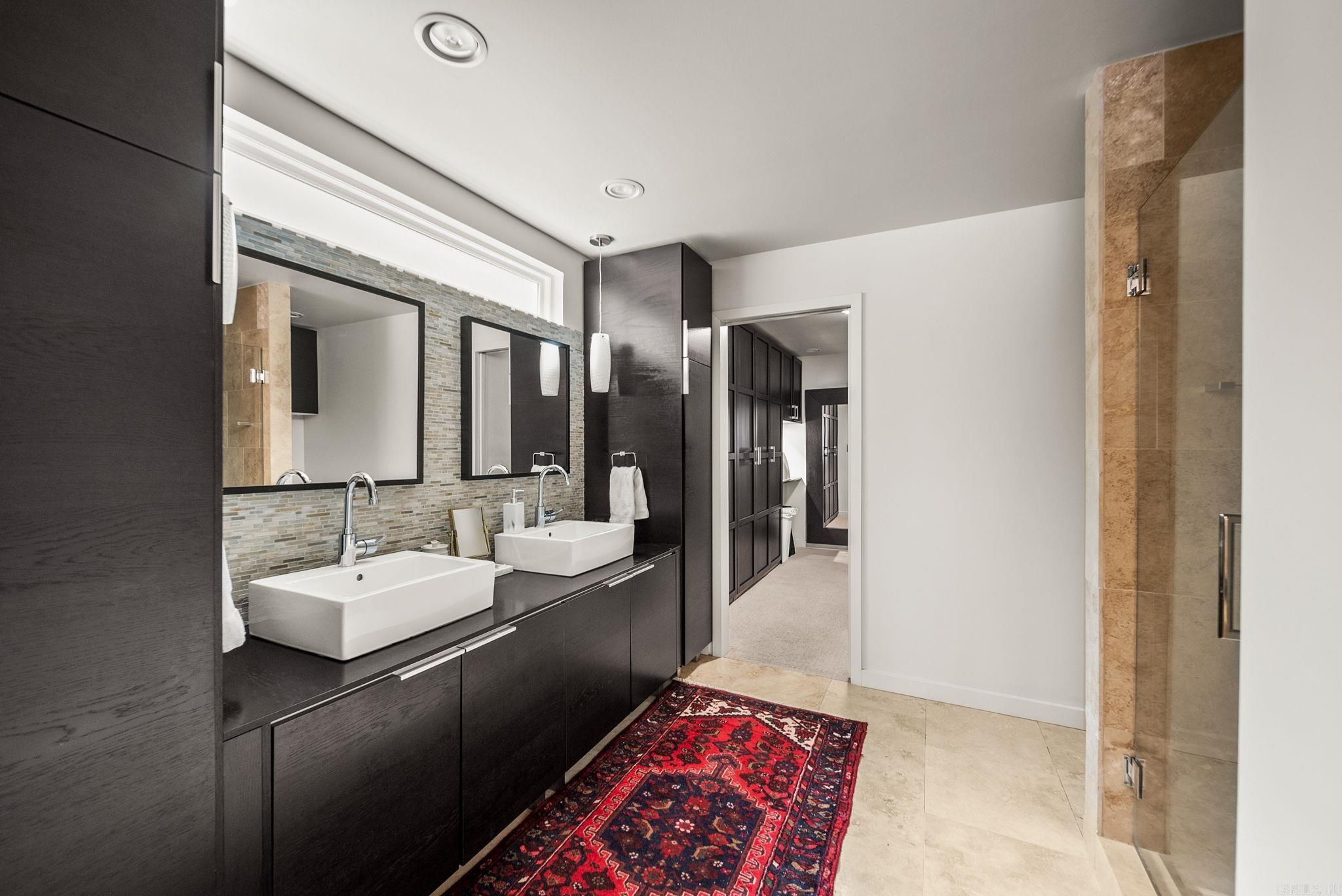 KINGWOOD PLACE - Residential