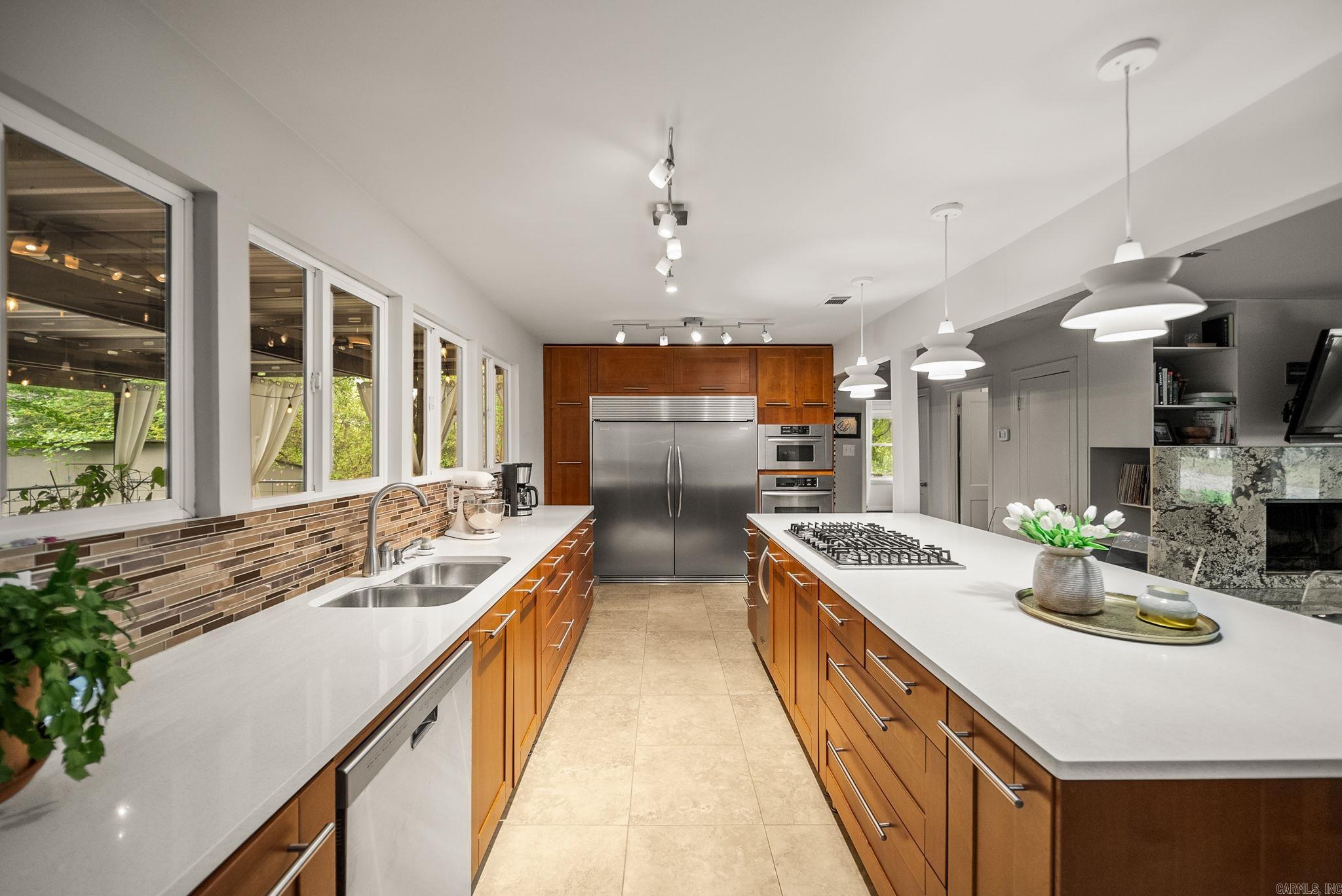 KINGWOOD PLACE - Residential