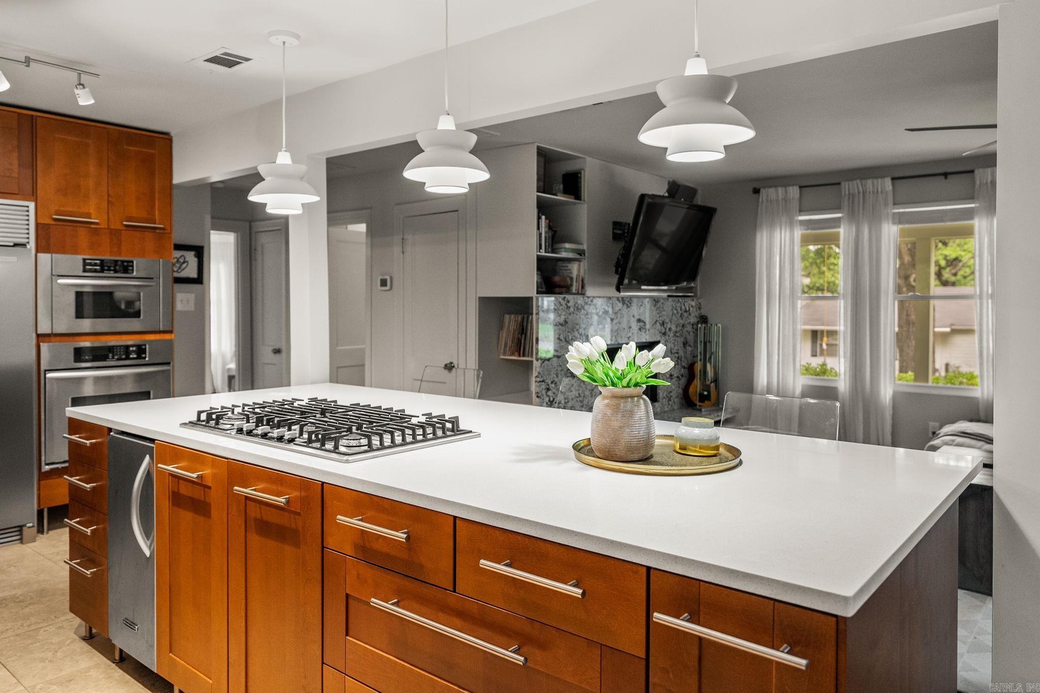 KINGWOOD PLACE - Residential