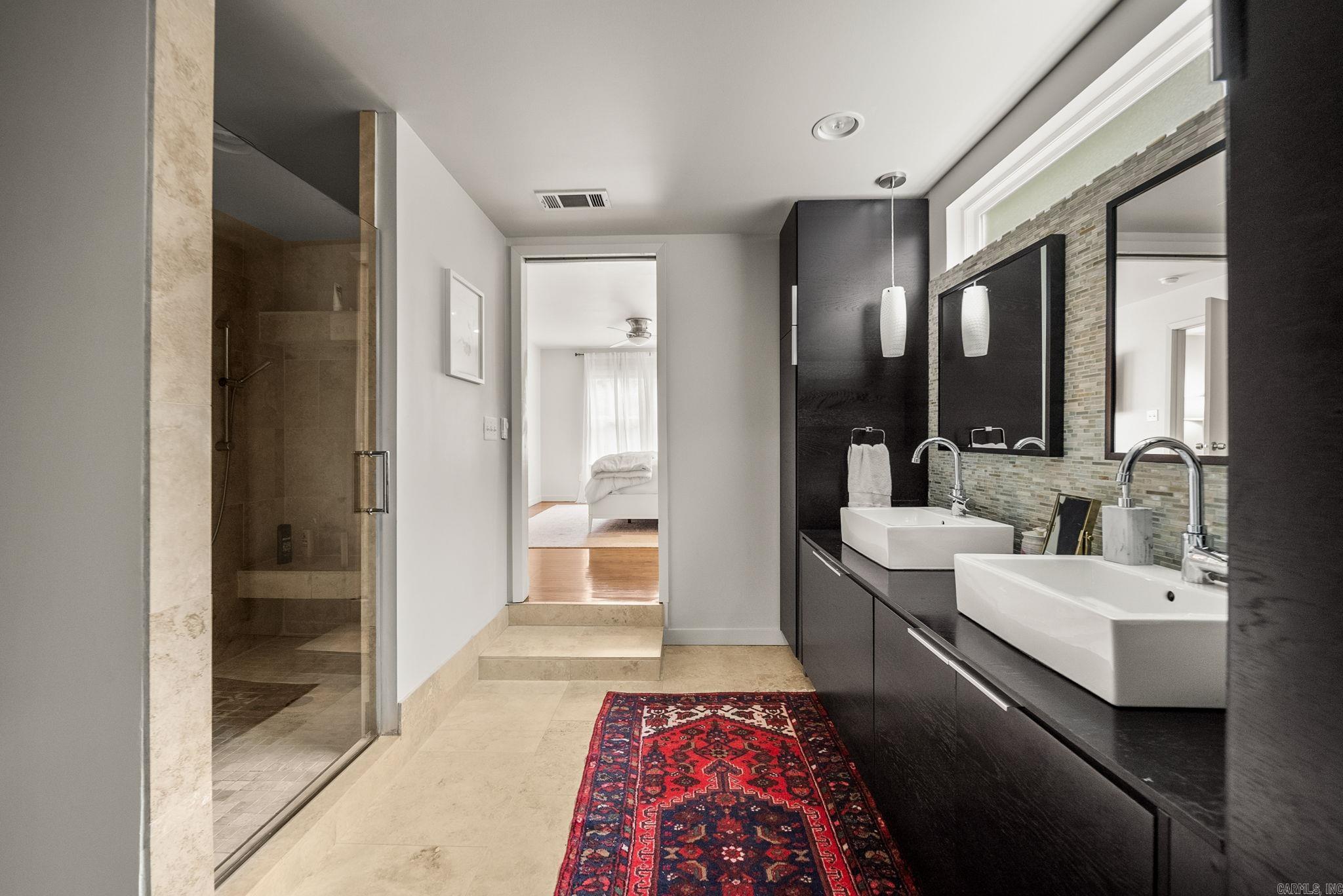 KINGWOOD PLACE - Residential