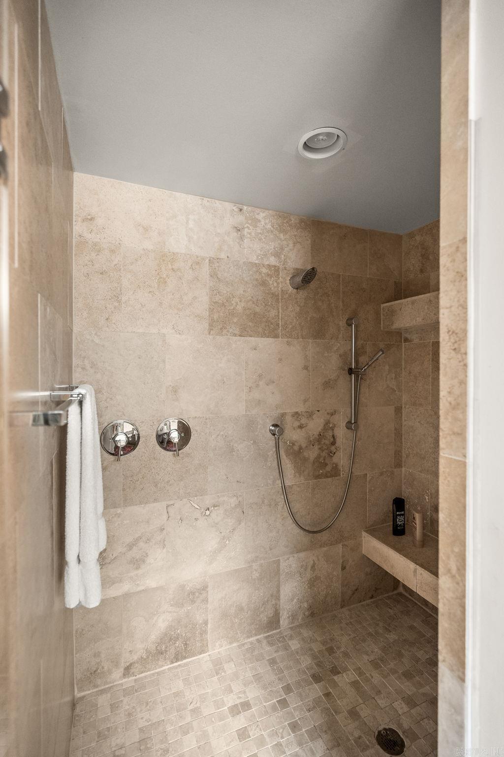 KINGWOOD PLACE - Residential