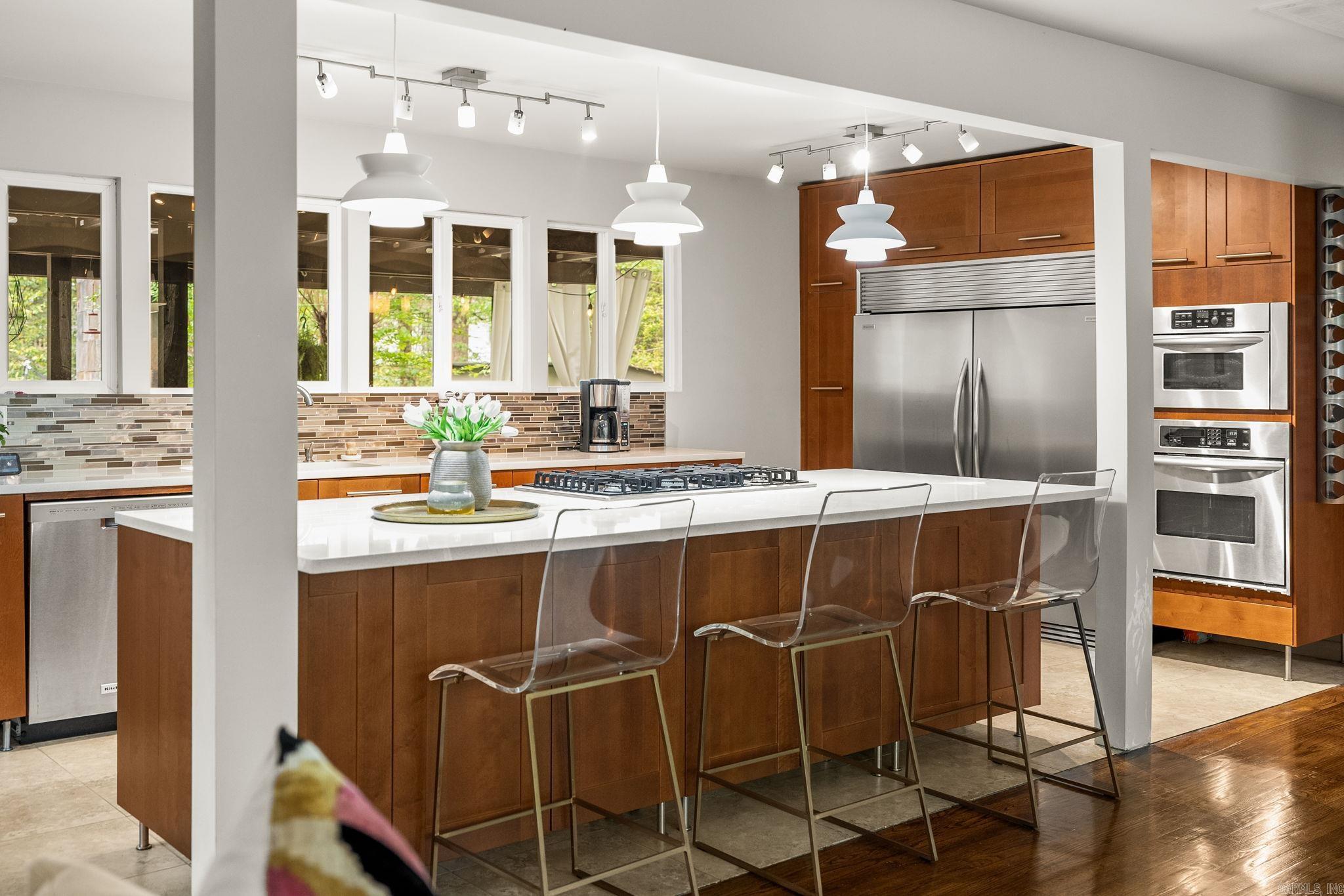 KINGWOOD PLACE - Residential