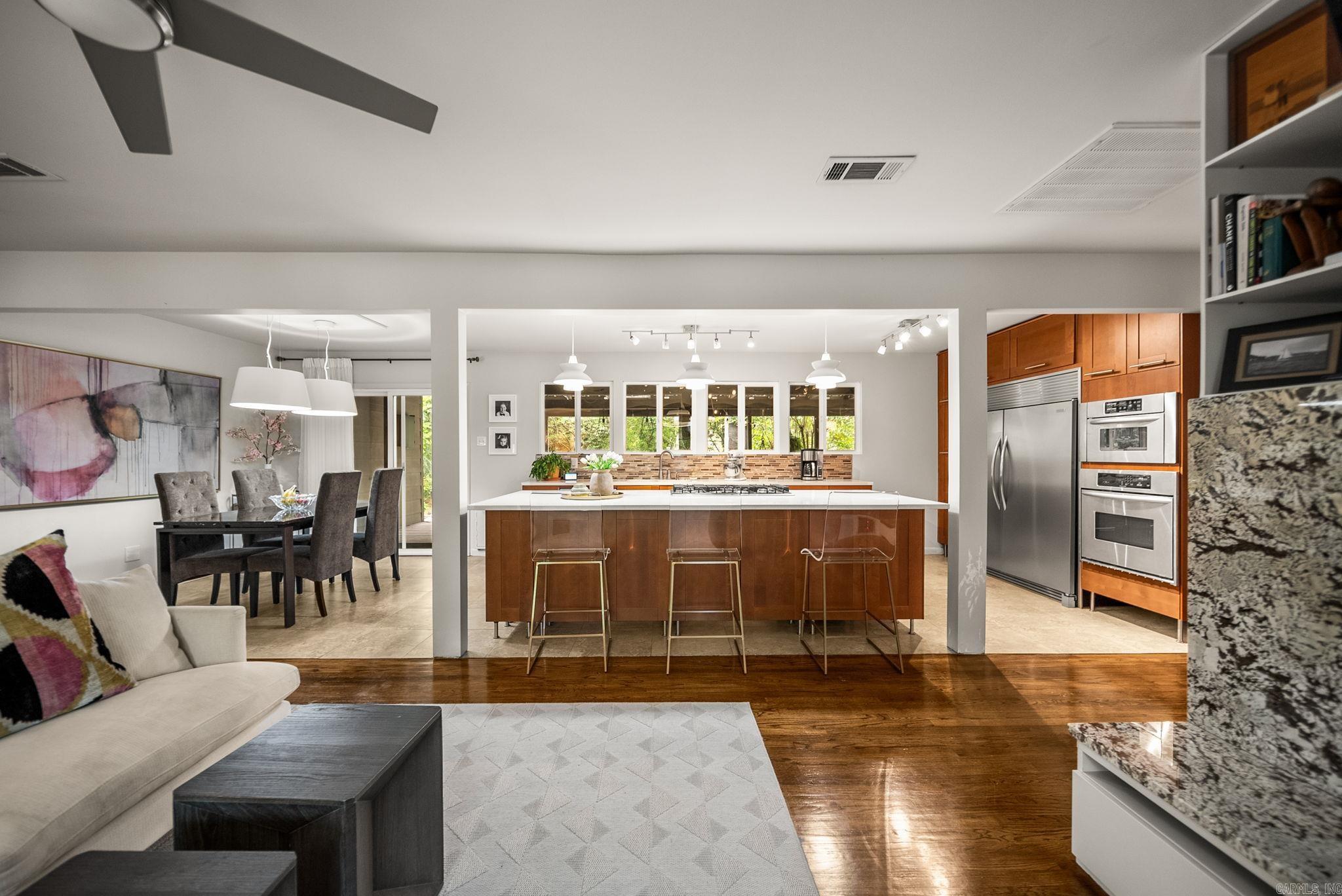 KINGWOOD PLACE - Residential