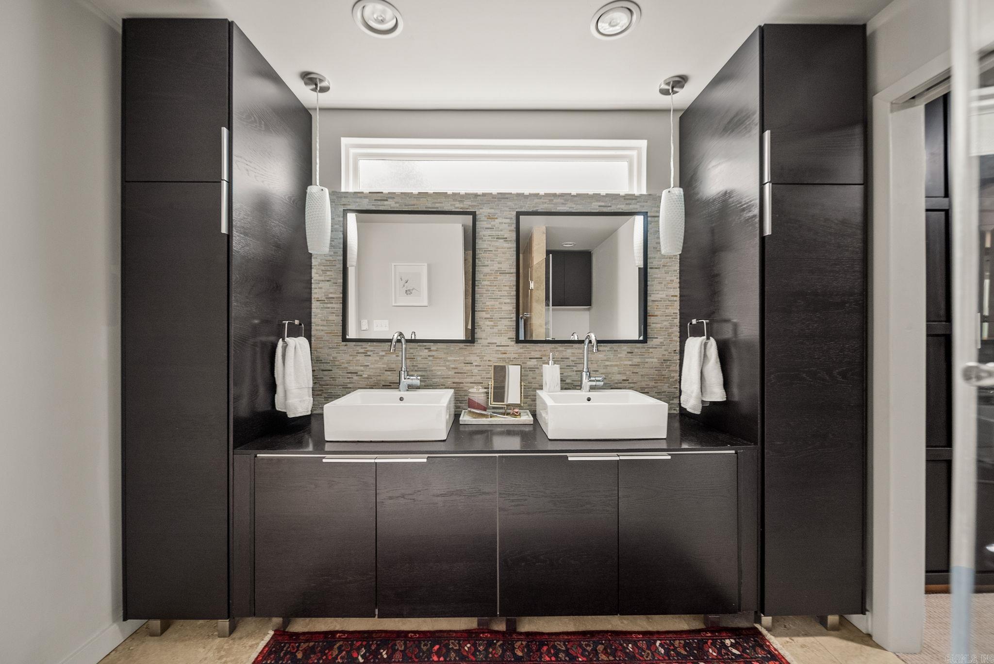 KINGWOOD PLACE - Residential