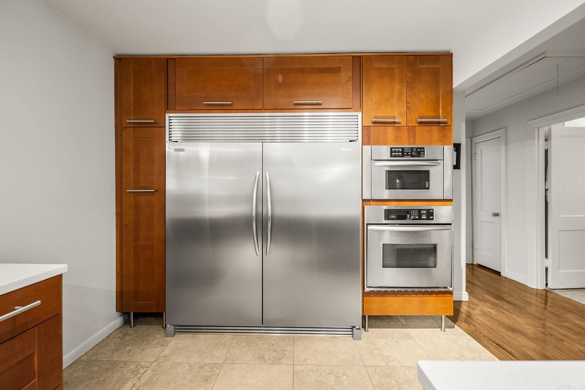 KINGWOOD PLACE - Residential