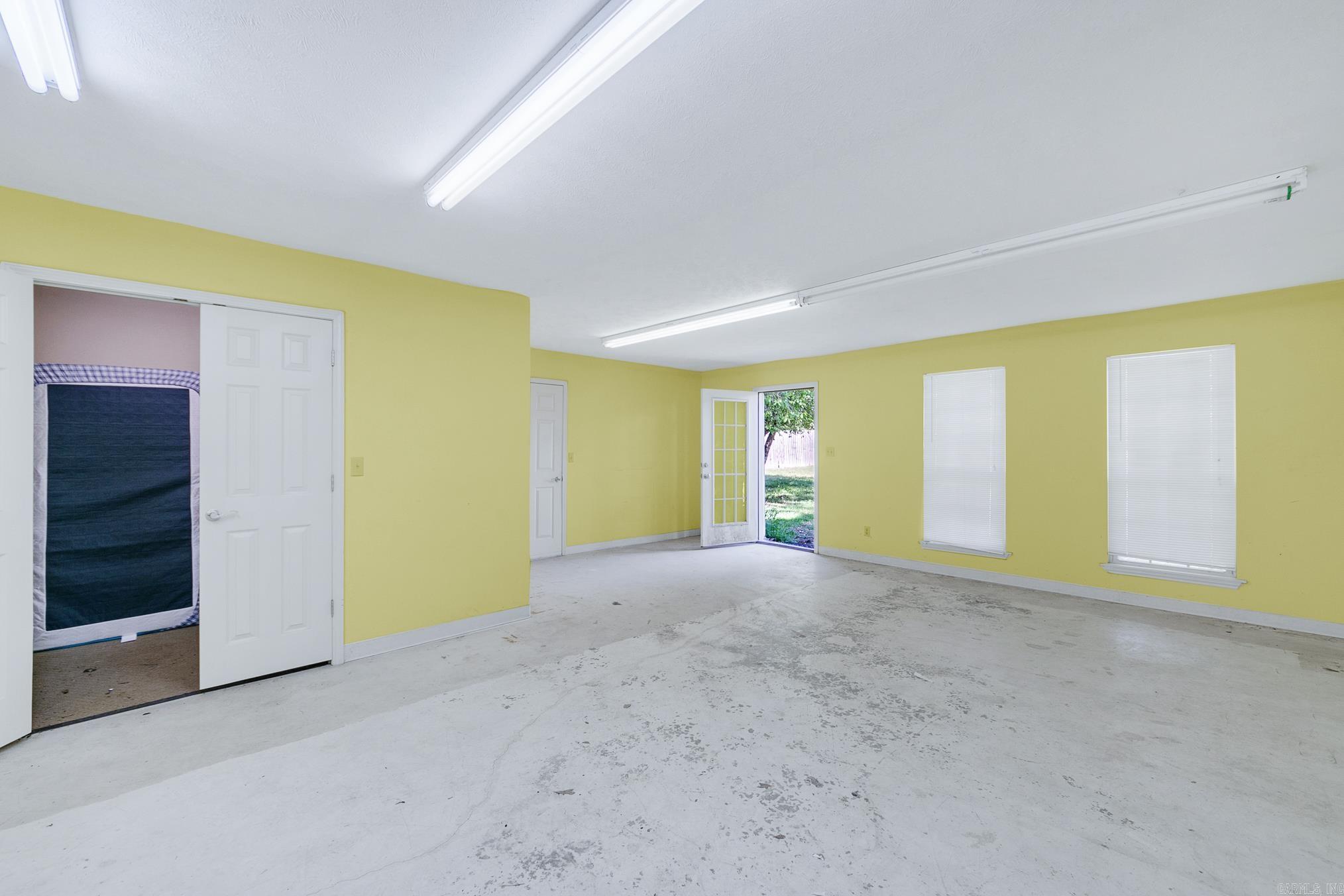 Derden Estates - Residential Lease